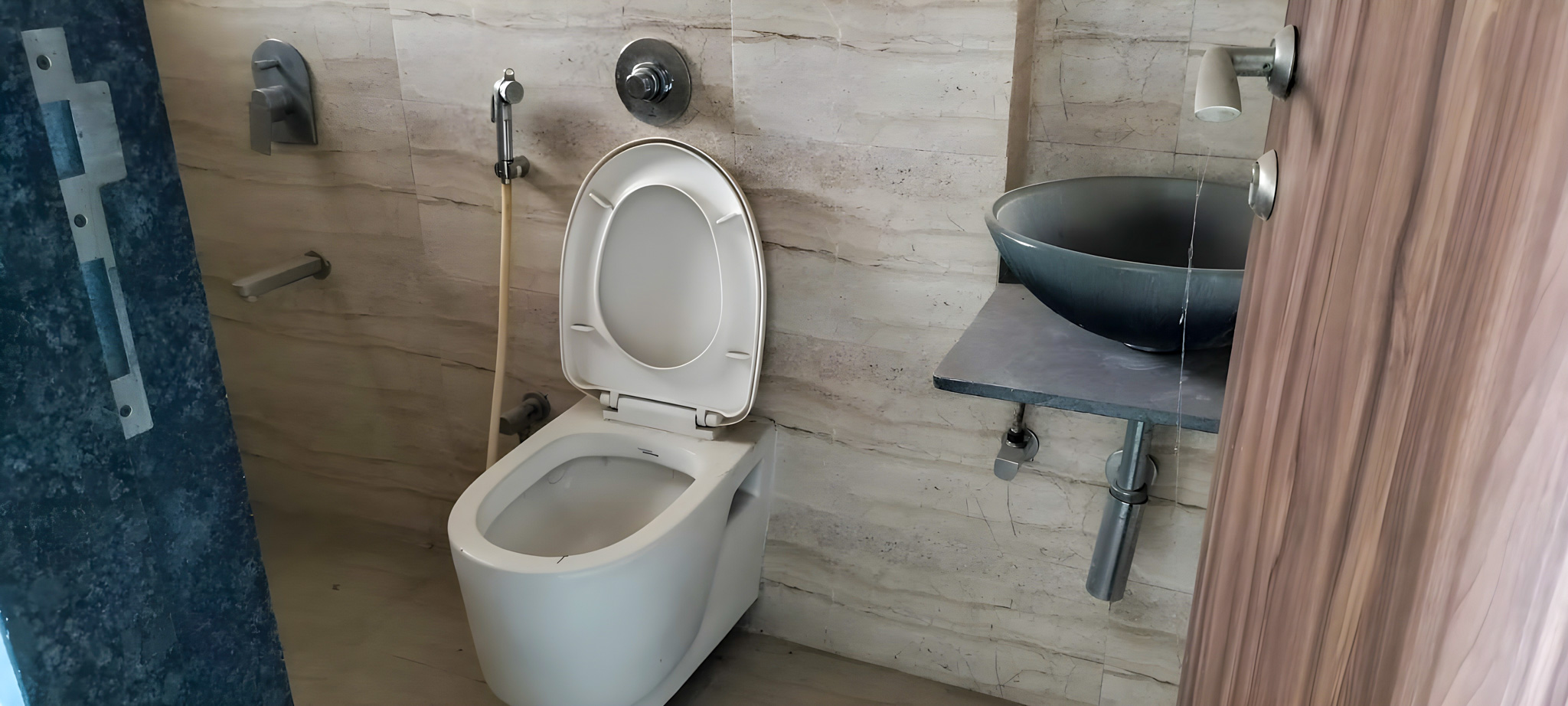 1 BHK Flat for sale in Platinum tower, D N NAGAR Mumbai — photo 8