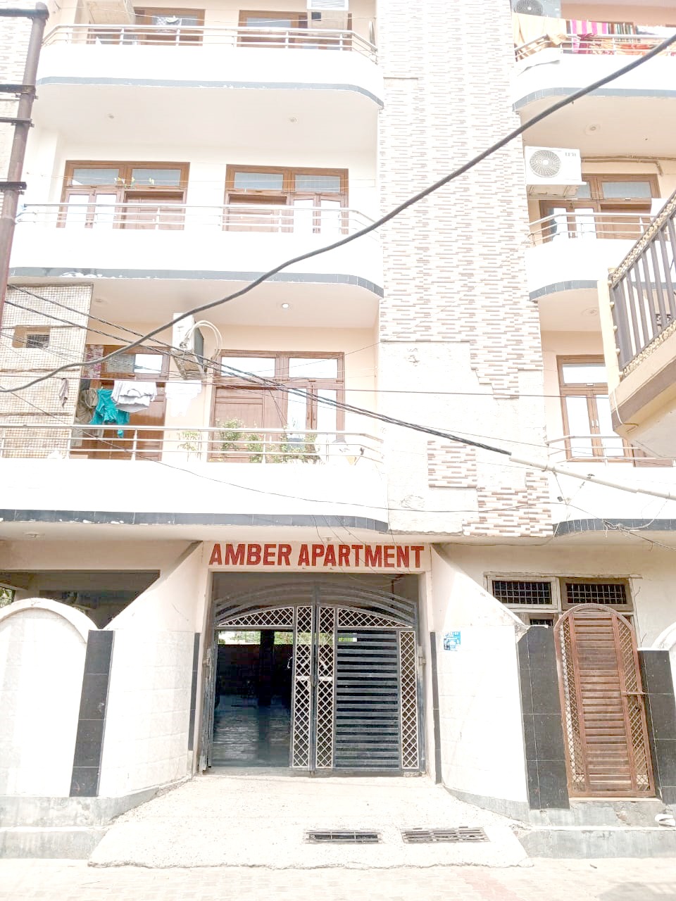 Flat for sale in Aligarh — photo 1