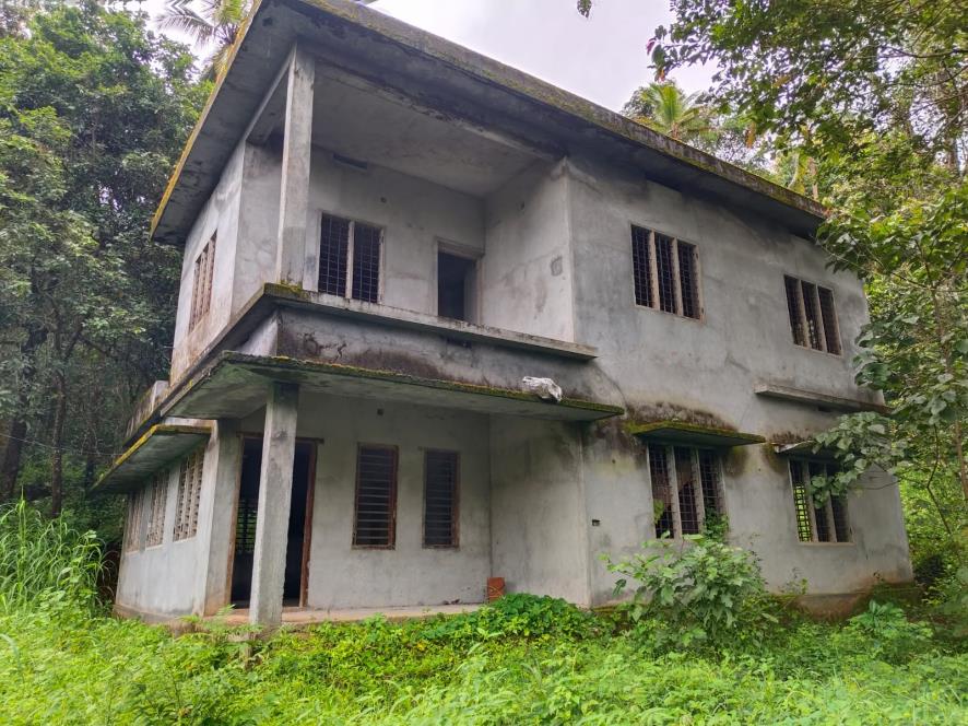 4564 square feet Individual House for sale in Ancharakandy — photo 8