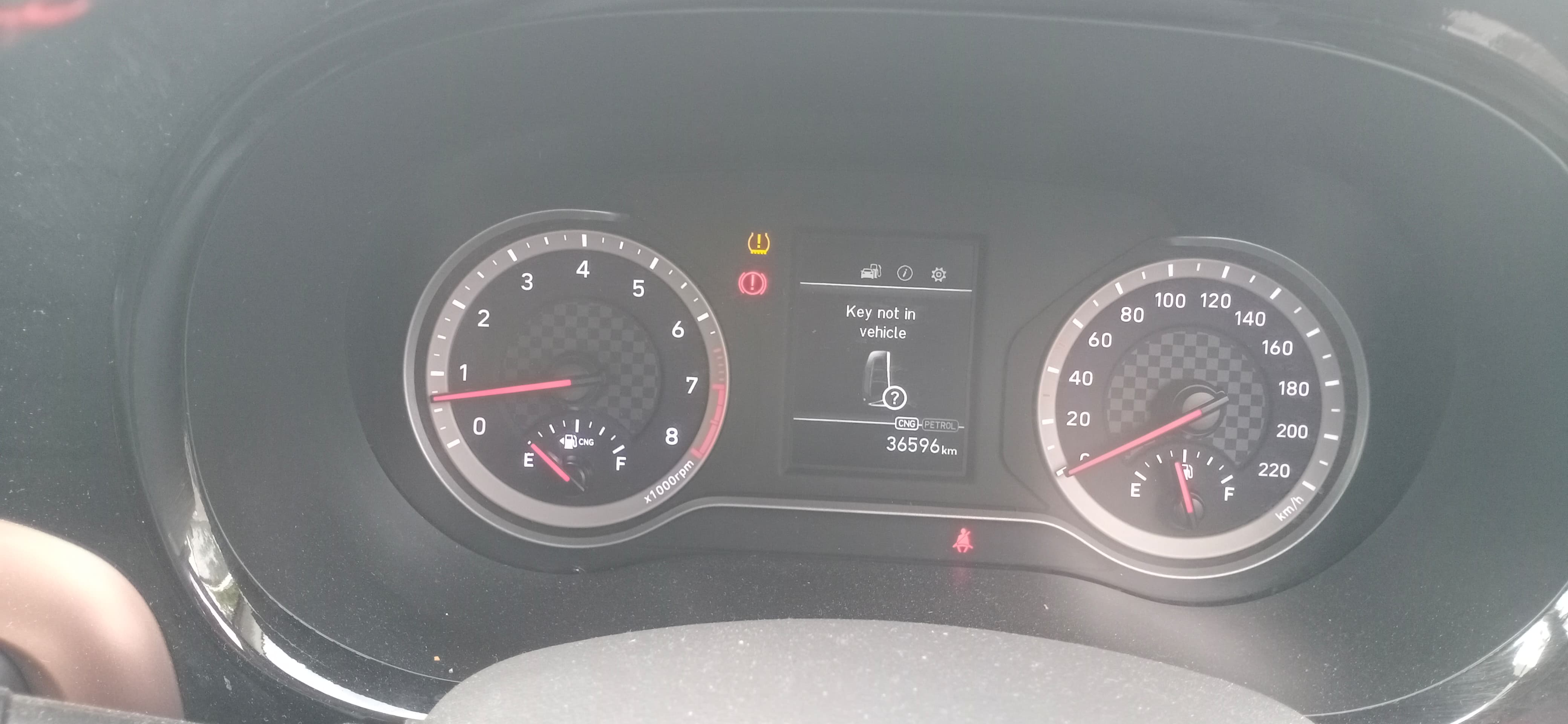 Vehicle Hyundai Aura CNG for sale in Kota Kota — photo 5
