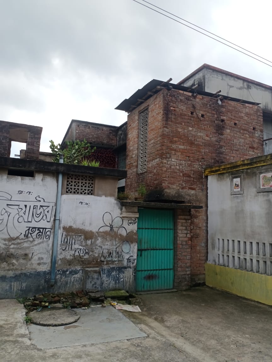 Individual House for sale in Berhampore