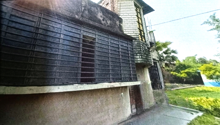 Individual House for sale in Berhampore