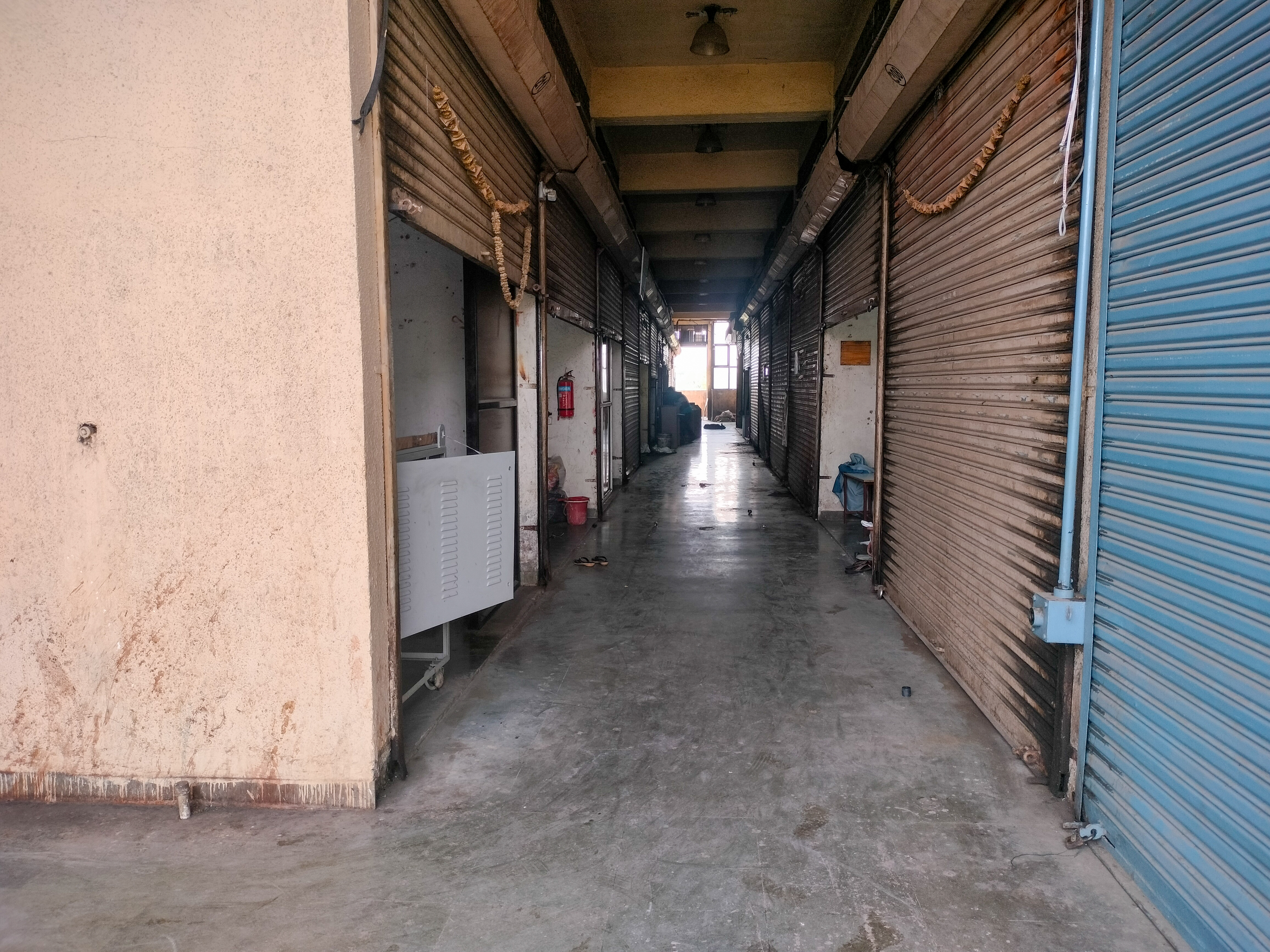 851 square feet Shops for sale in Ulhasnagar — photo 2