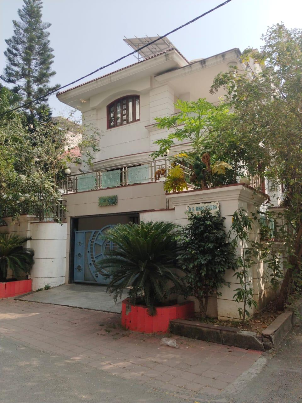 6 BHK Bungalow for sale in Ganga Yamuna, Piplod , Surat. Surat — photo 2
