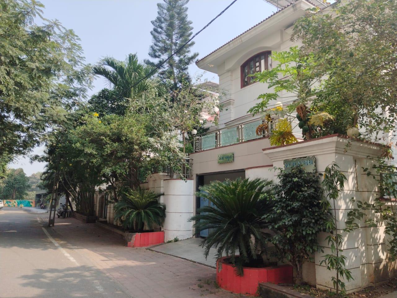 6 BHK Bungalow for sale in Ganga Yamuna, Piplod , Surat. Surat — photo 3