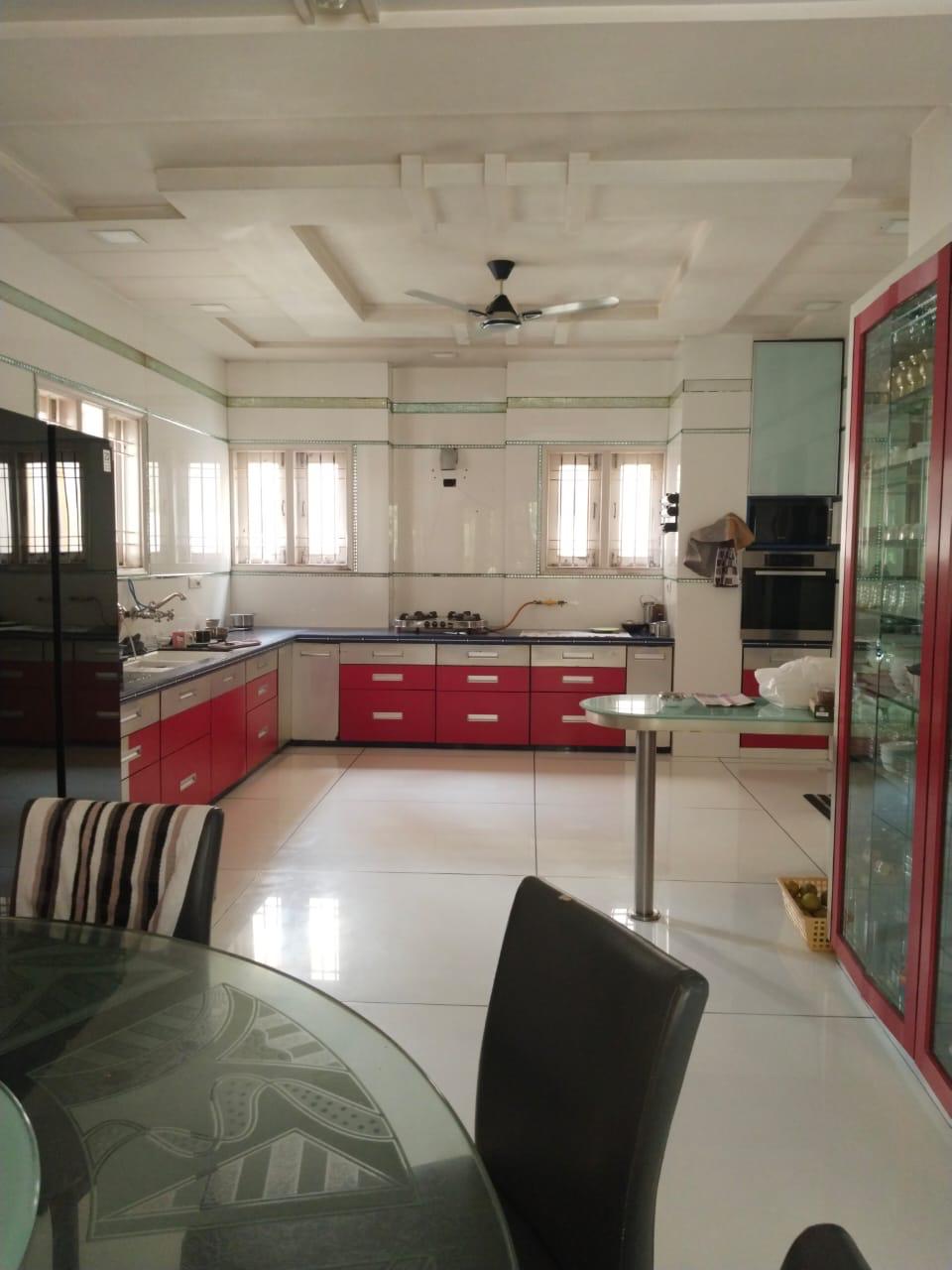 6 BHK Bungalow for sale in Ganga Yamuna, Piplod , Surat. Surat — photo 4