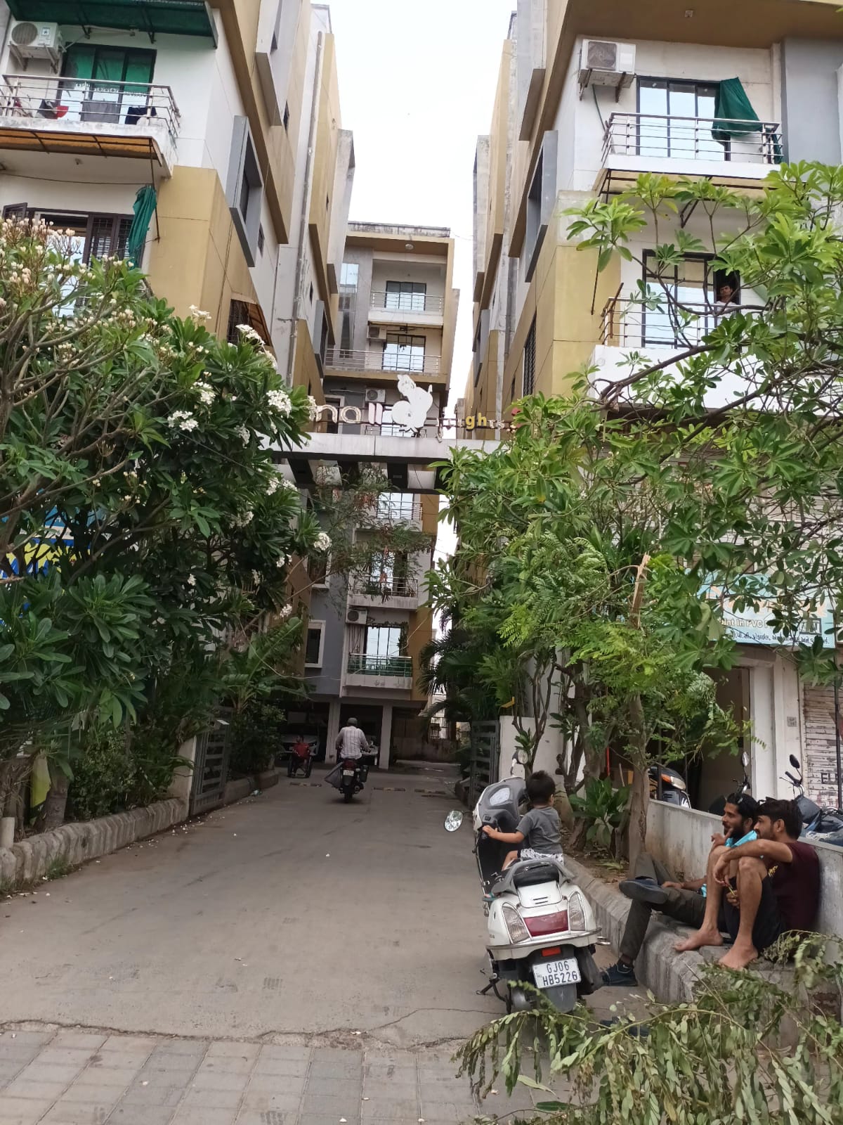 Flat for sale in Opp MM vohra Showroom, Kapurai Vadodara — photo 1