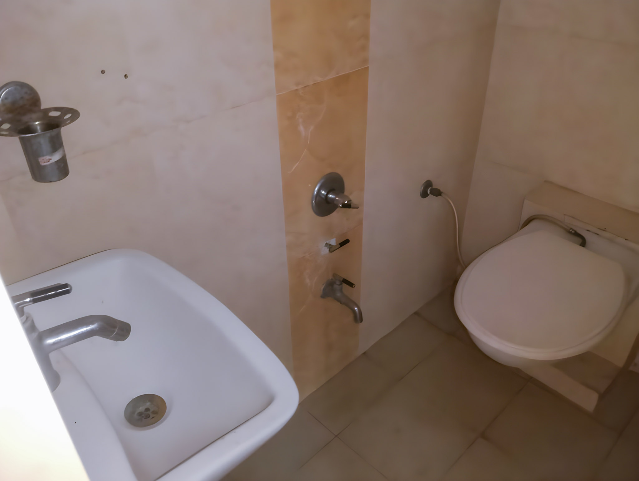 1675 square feet Flat for sale in Vadodara — photo 10