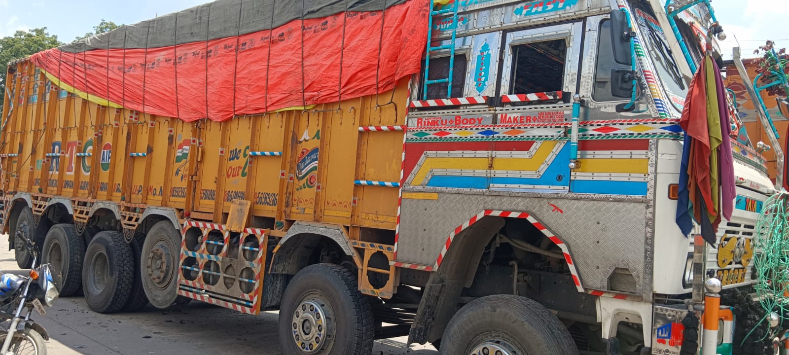 VEHICLE-TATA LPT for sale in Prayagraj — photo 2