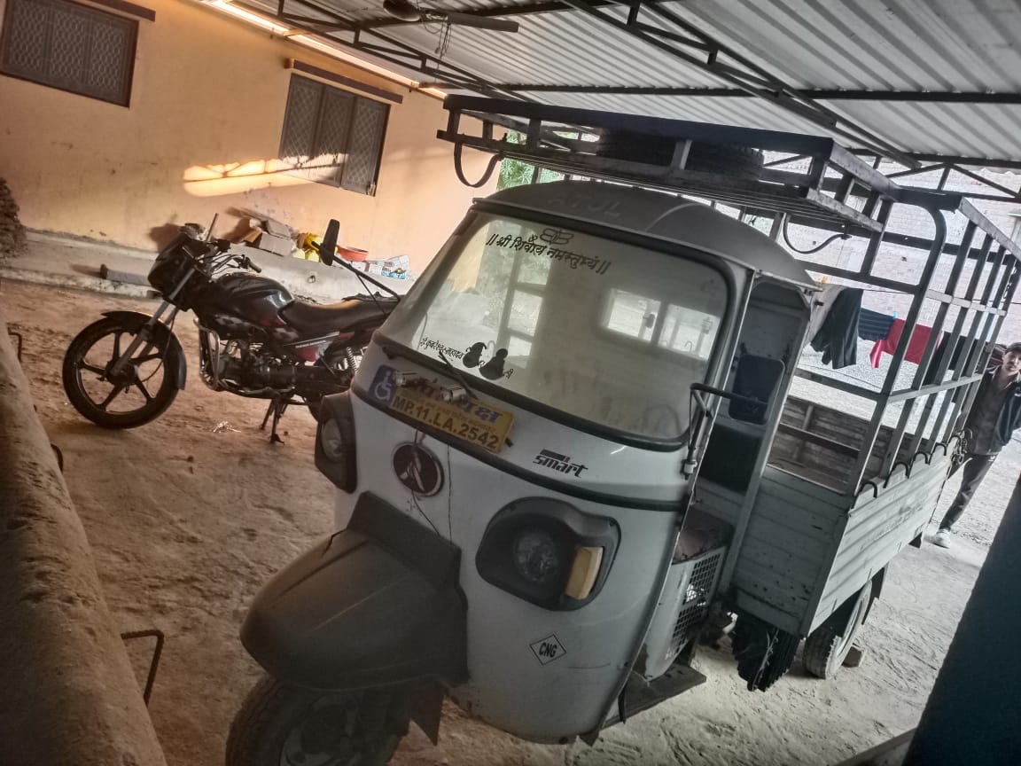 GOODS CARRIER for sale in BADNAWAR Badnawar — photo 1