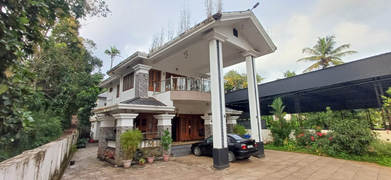253.5 square meter Individual House for sale in Eruvatti — photo 1