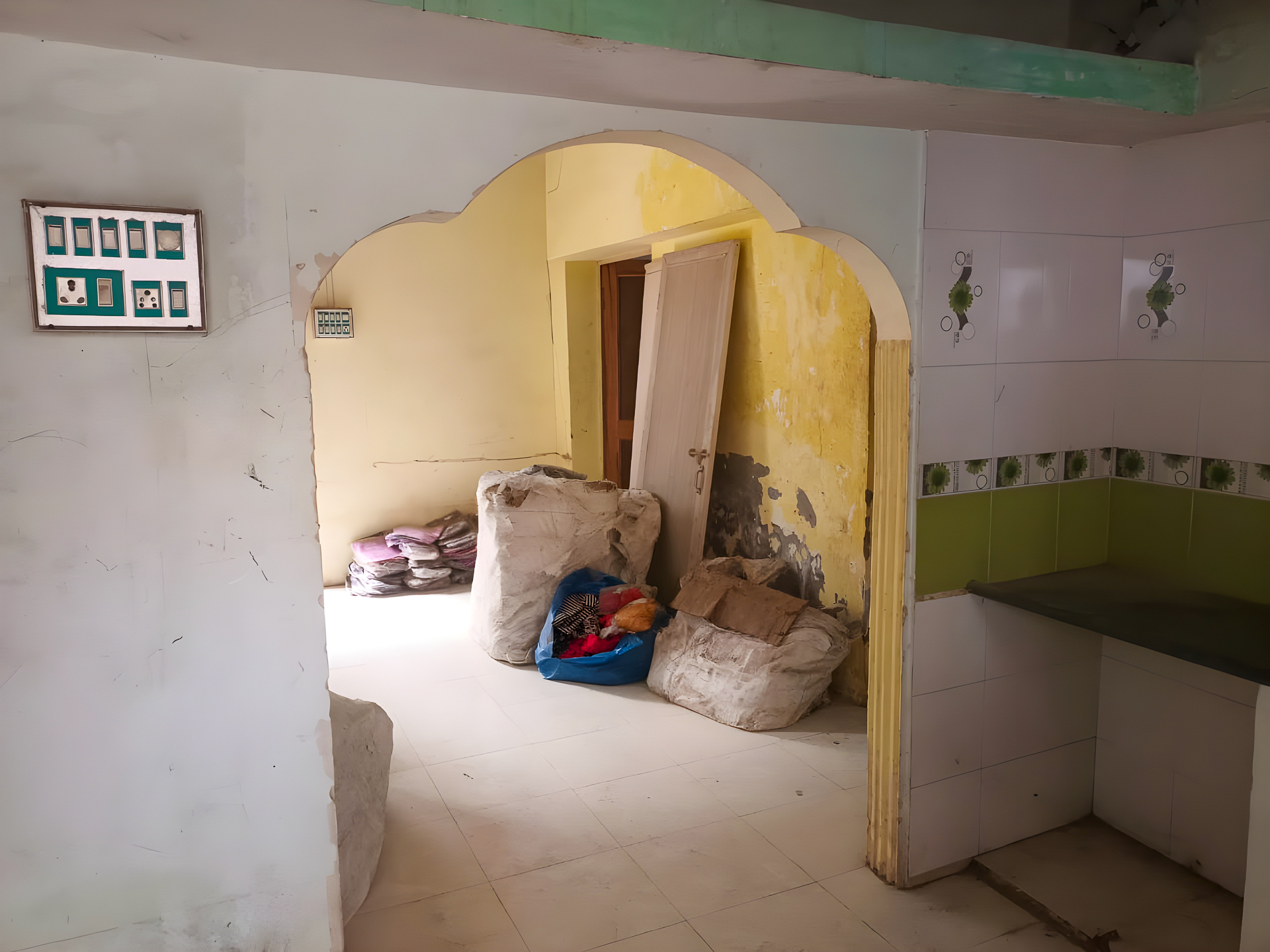 515 square feet Flat for sale in KOTYARK NAGAR CO OP HOUSING SOCIETY, NR. - SHASTRI BAUG ROAD, KASBA, VADODARA Vadodara — photo 9