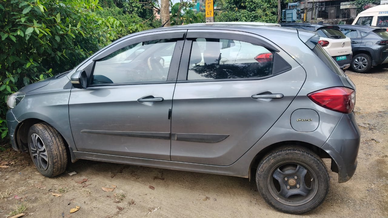 2018 Tata Tiago XZA AMT Hatchback 7 years for sale in X Kothamangalam — photo 1