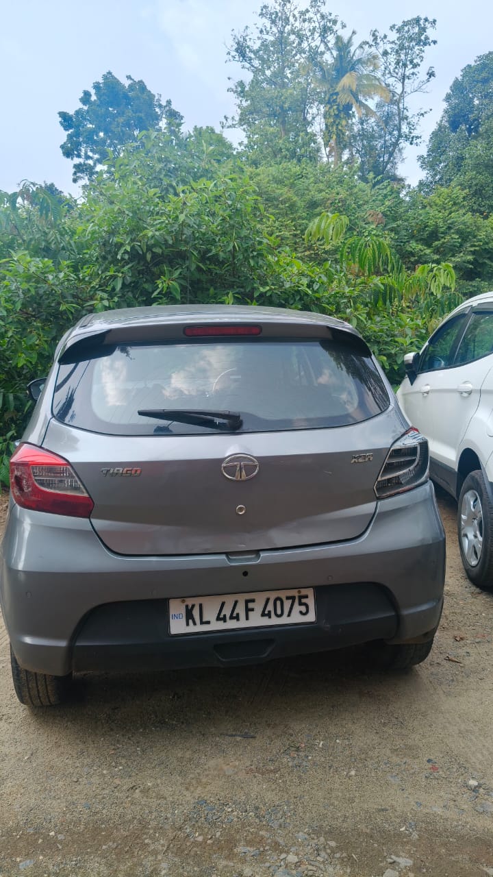 2018 Tata Tiago XZA AMT Hatchback 7 years for sale in X Kothamangalam — photo 2