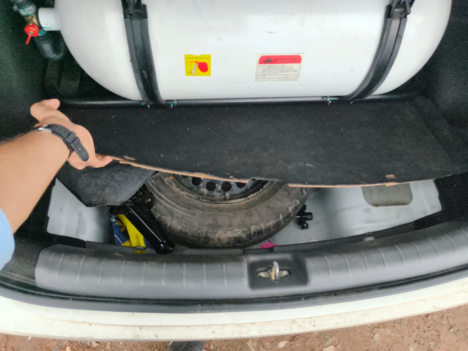 2025 Hyundai Aura E 1.2 Petrol MT Sedan 1 years for sale in BENGAL PARKING Koyra — photo 8
