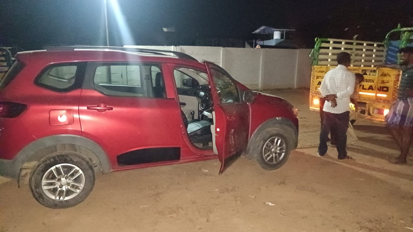 2021 Renault Triber RXL MT MUV 5 years for sale in A BENDICT IRUDHAYARAJ PARKING YARD Nanjikottai — photo 1