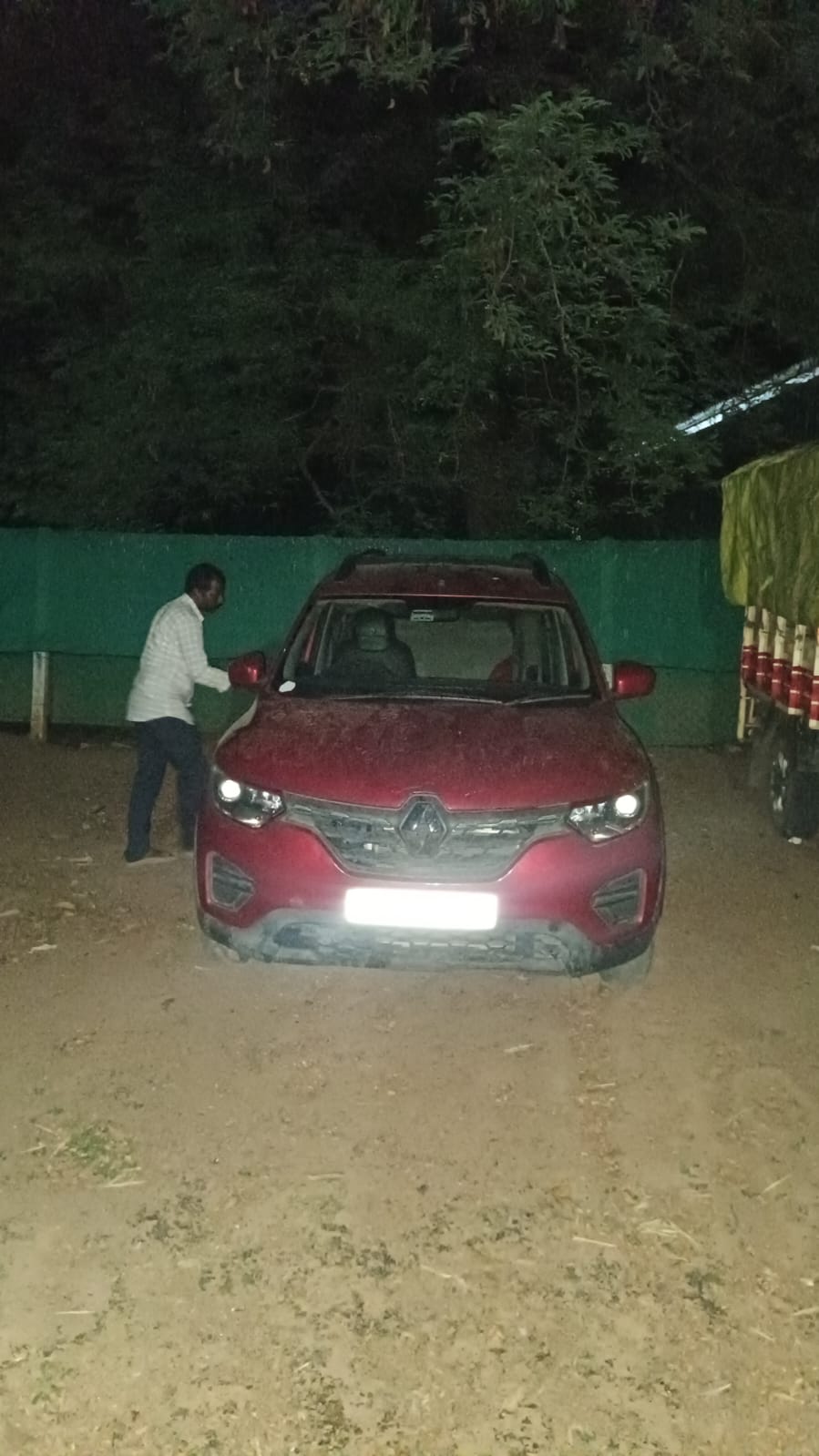 2021 Renault Triber RXL MT MUV 5 years for sale in A BENDICT IRUDHAYARAJ PARKING YARD Nanjikottai — photo 3