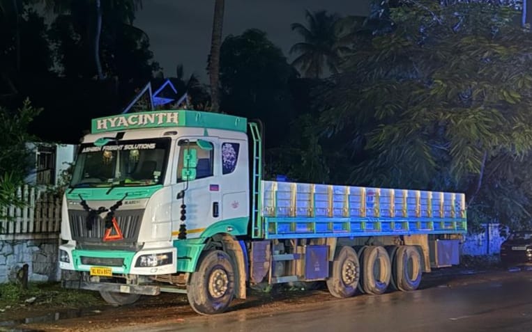 MAHINDRA TRUCK for sale in Kollam — photo 3