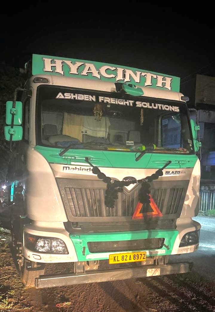 MAHINDRA TRUCK for sale in Kollam — photo 1