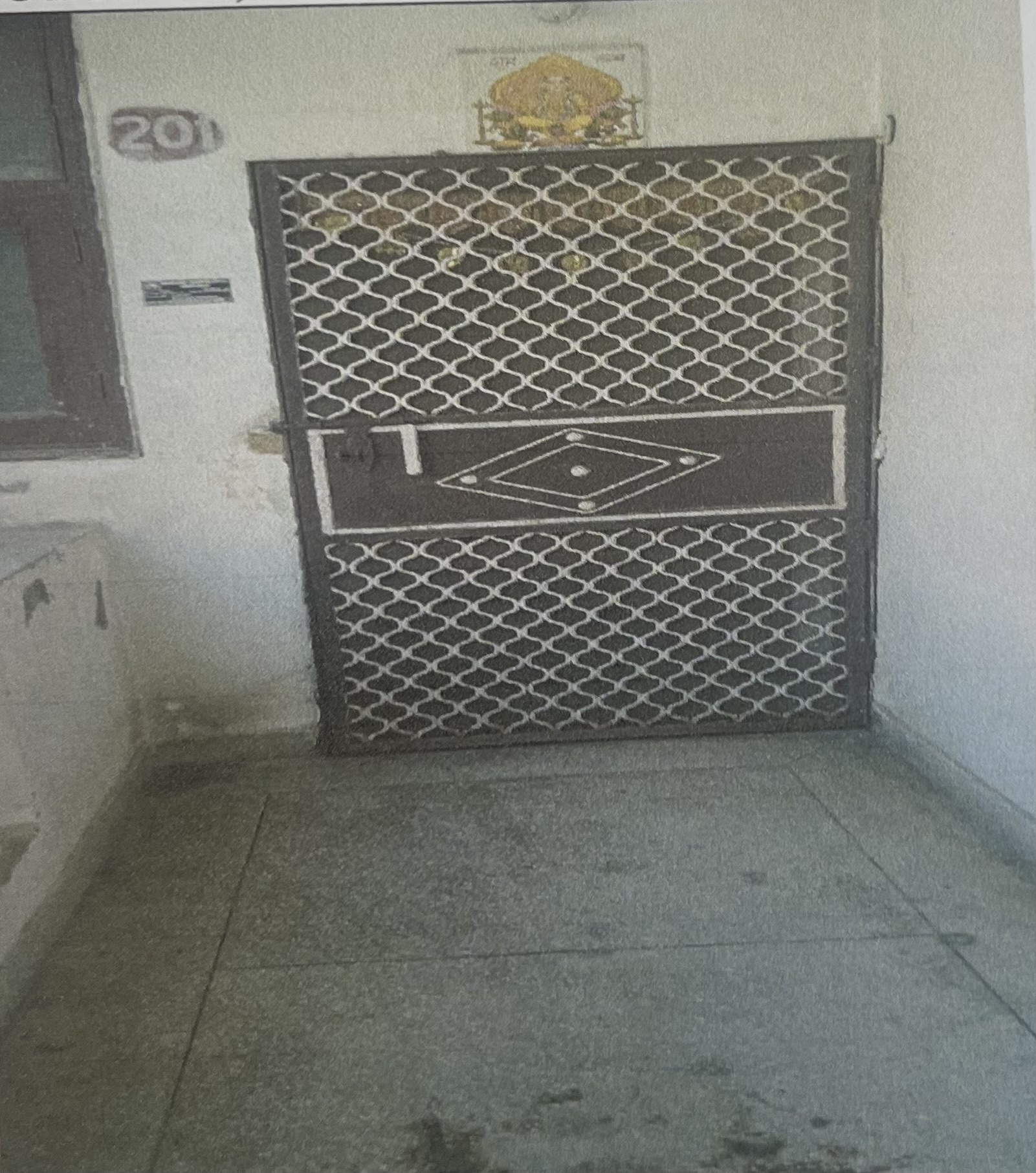 1350 square feet Flat for sale in Ghaziabad