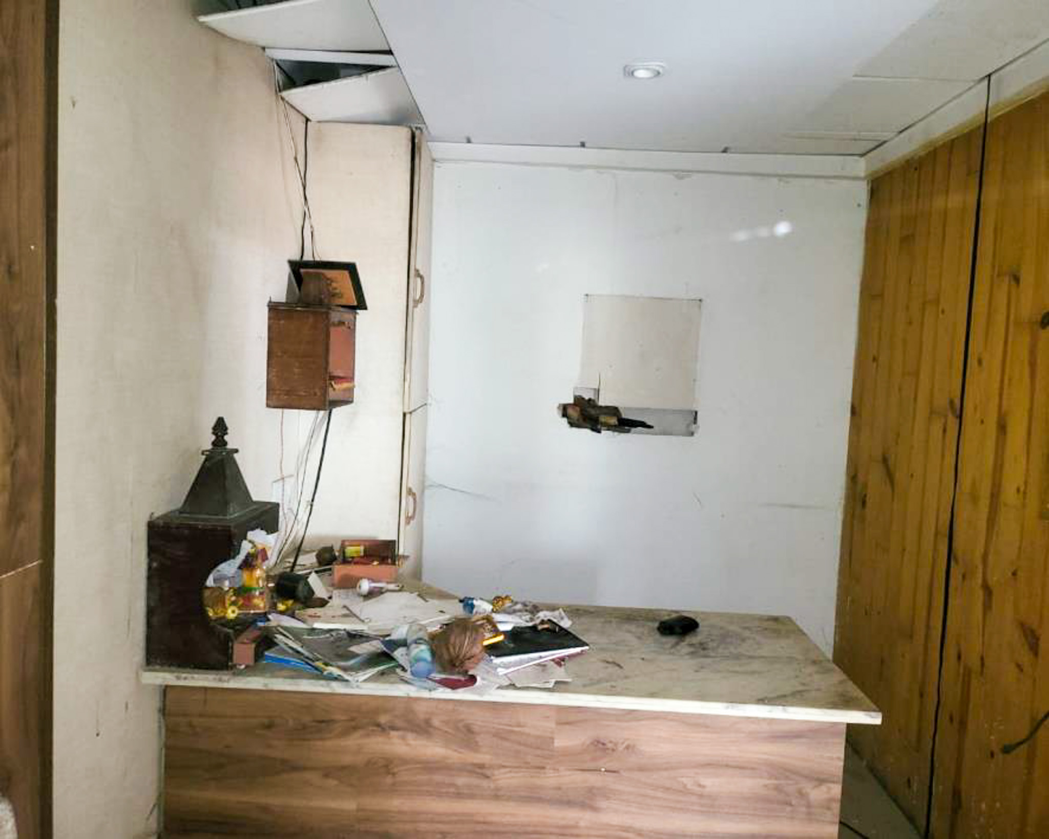 21.47 square meter Shops for sale in GOMTI NAGAR NEAR MITHAI WAALA CHAURAHA Lucknow