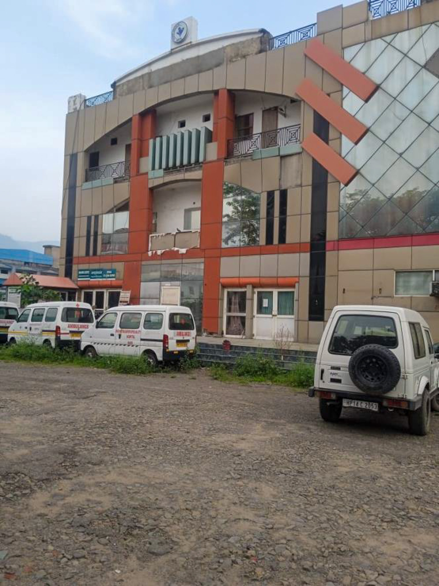 Office for sale in Malhotra Hospital, Bhatoli Kalan, Baddi Baddi — photo 37