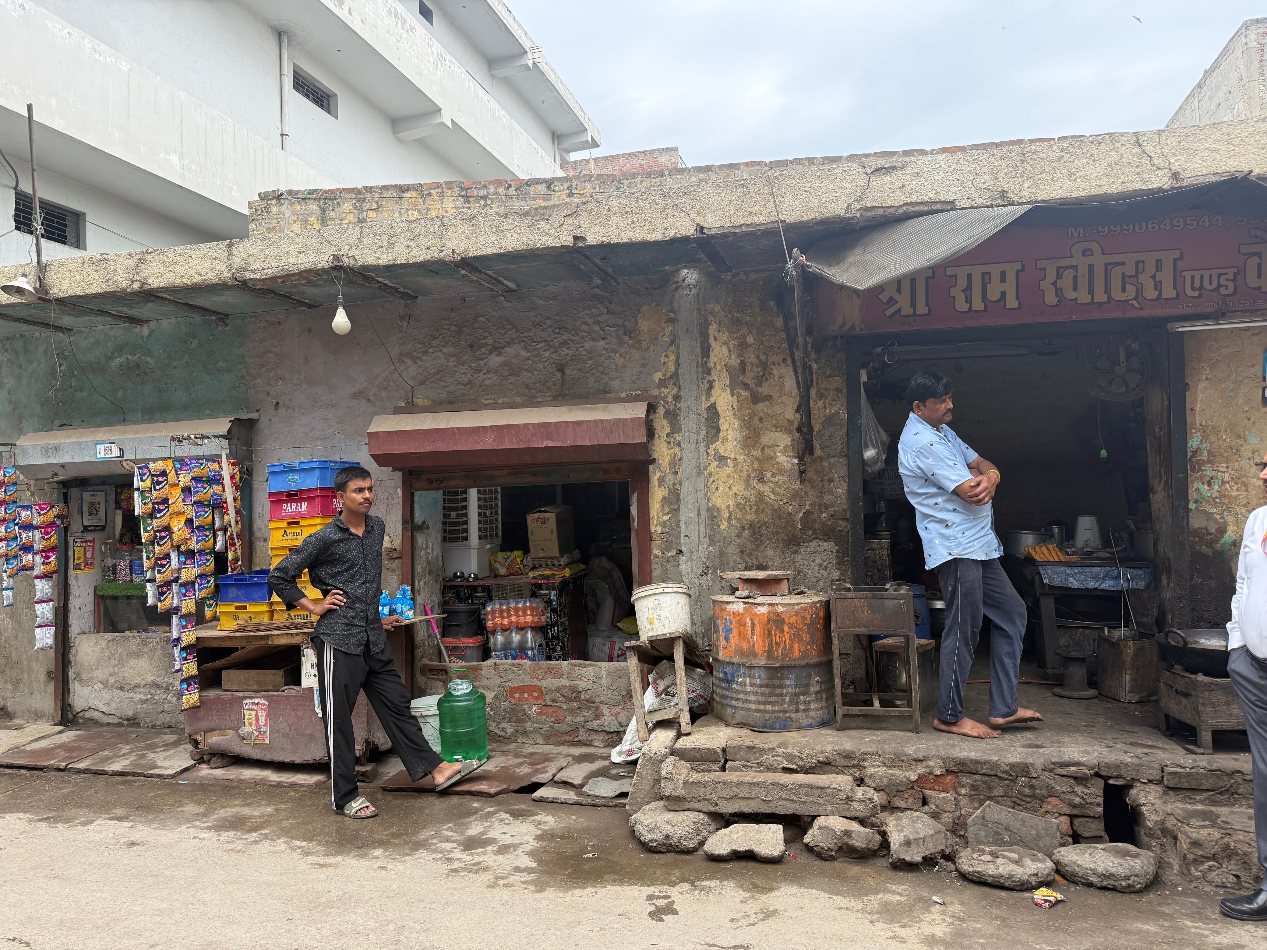 Freehold mixed property for sale in Libaspur ,North Delhi New Delhi — photo 4