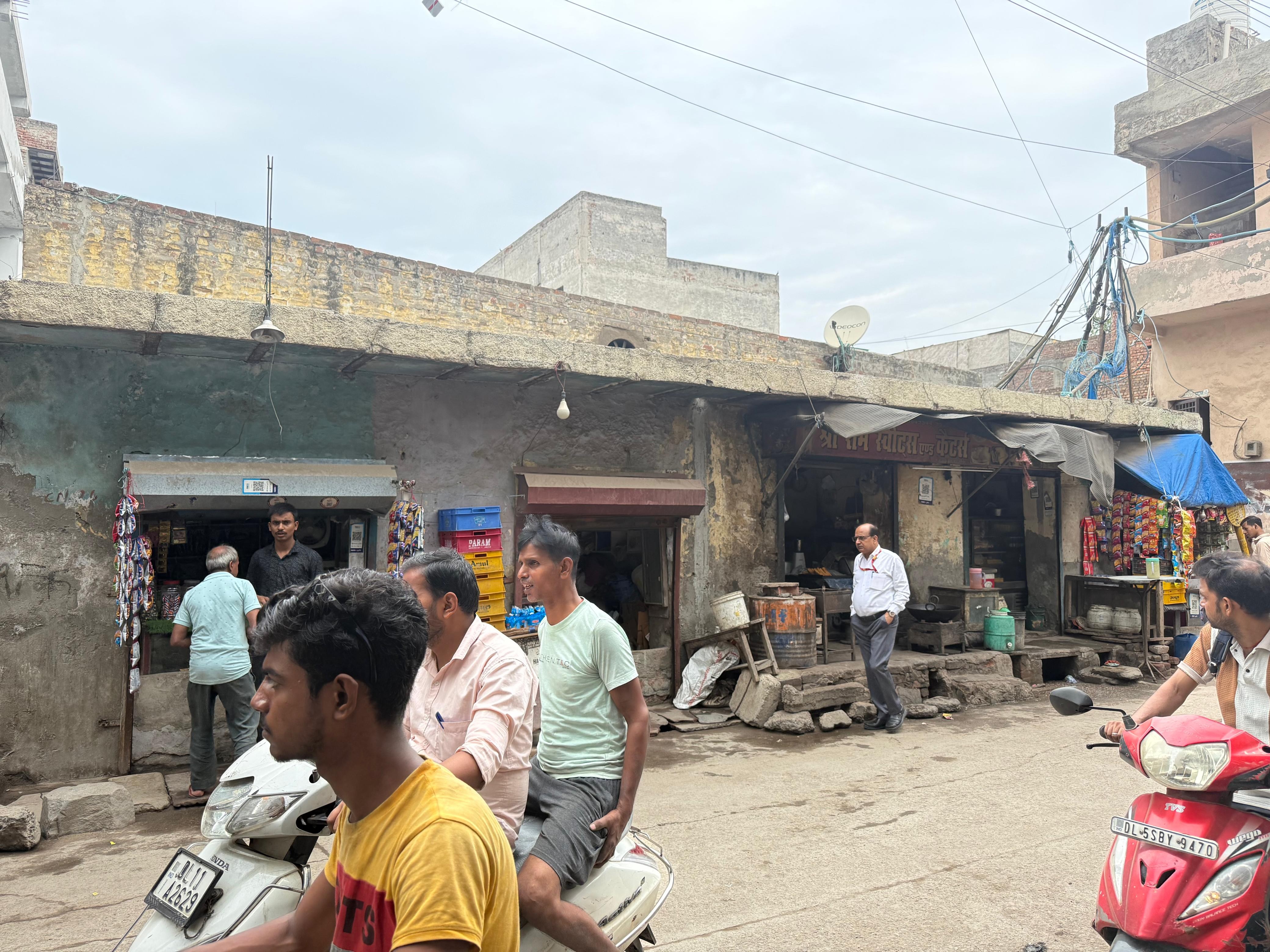 Freehold mixed property for sale in Libaspur ,North Delhi New Delhi — photo 3