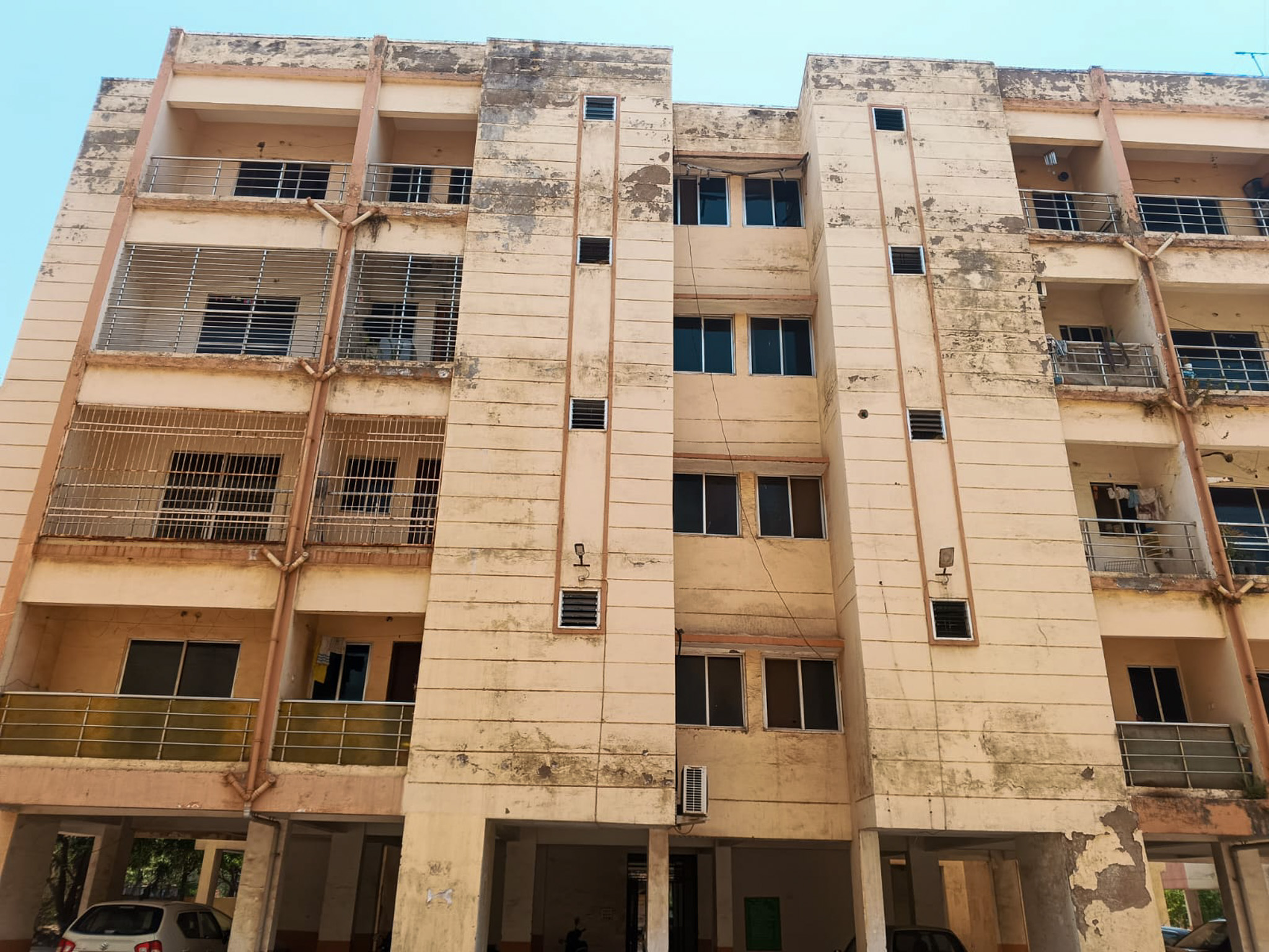 3 BHK Flat for sale in HIG FLATS HOUSING BOARD PIRDA RAIPUR, RAIPUR Raipur — photo 3