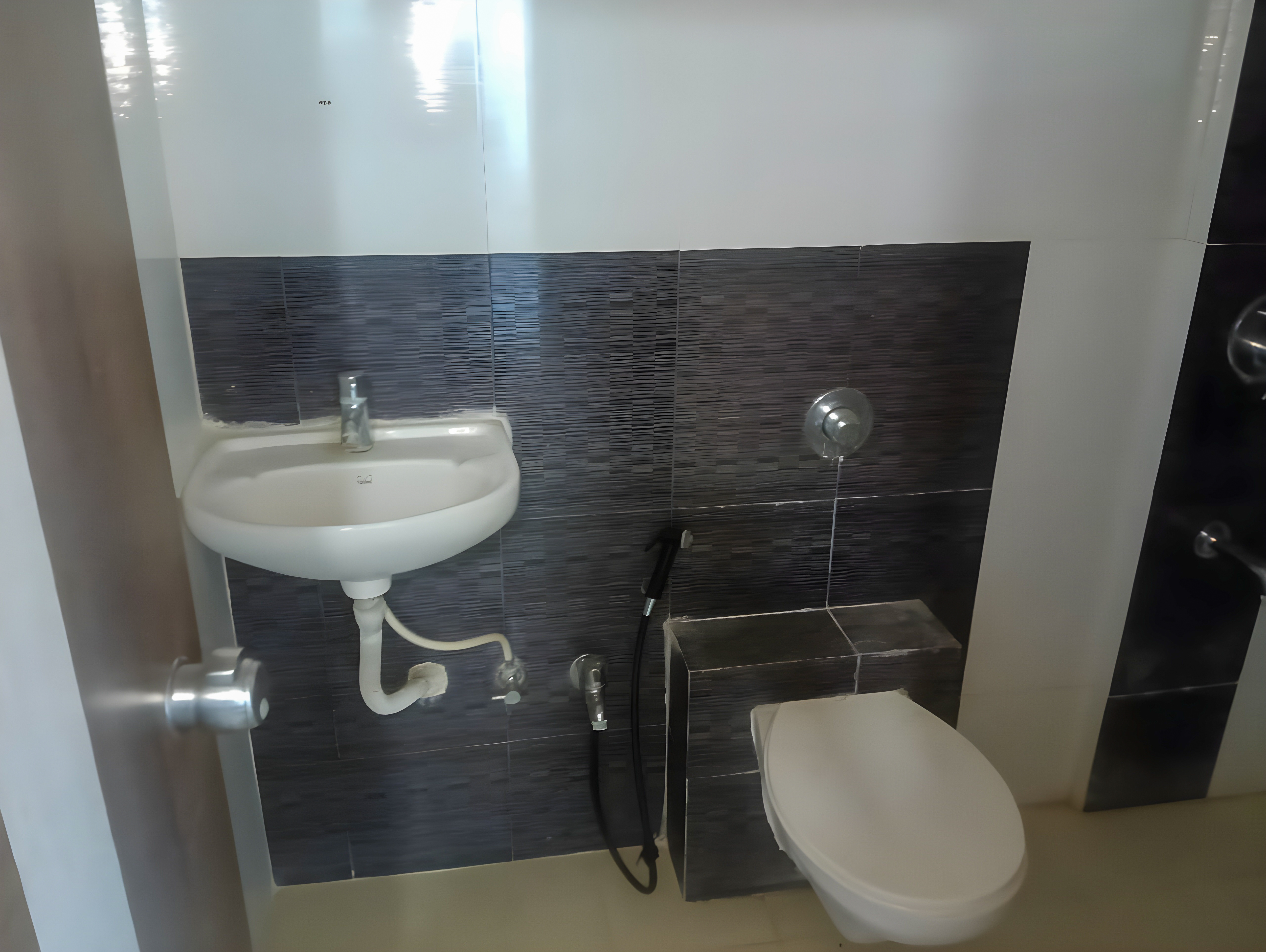 145.39 square meter Flat for sale in Bahubali circle manjalpur Vadodara — photo 6