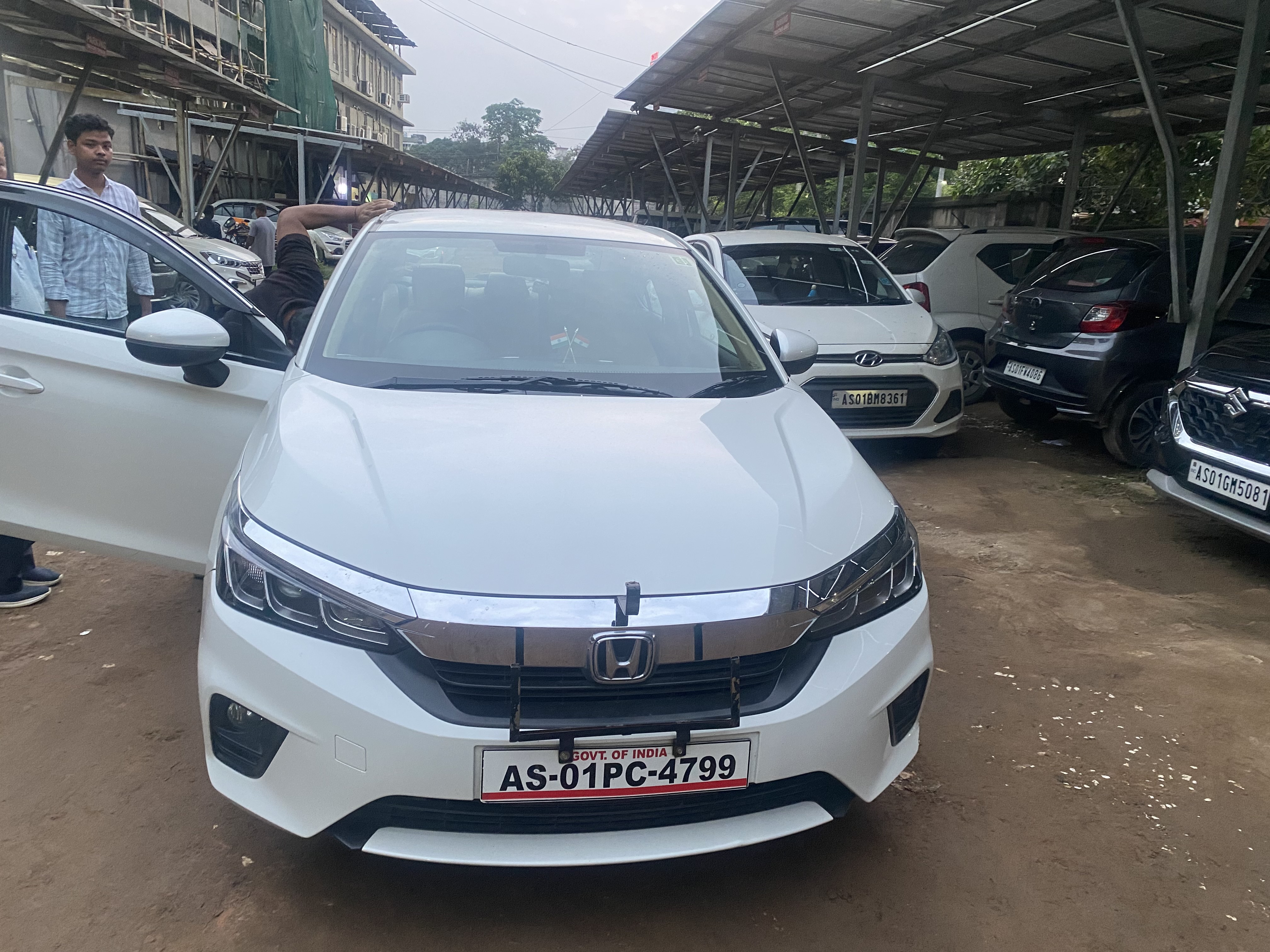 2022 Honda City V Petrol Manual Sedan 4 years for sale in Golmohar Apartment Guwahati — photo 4