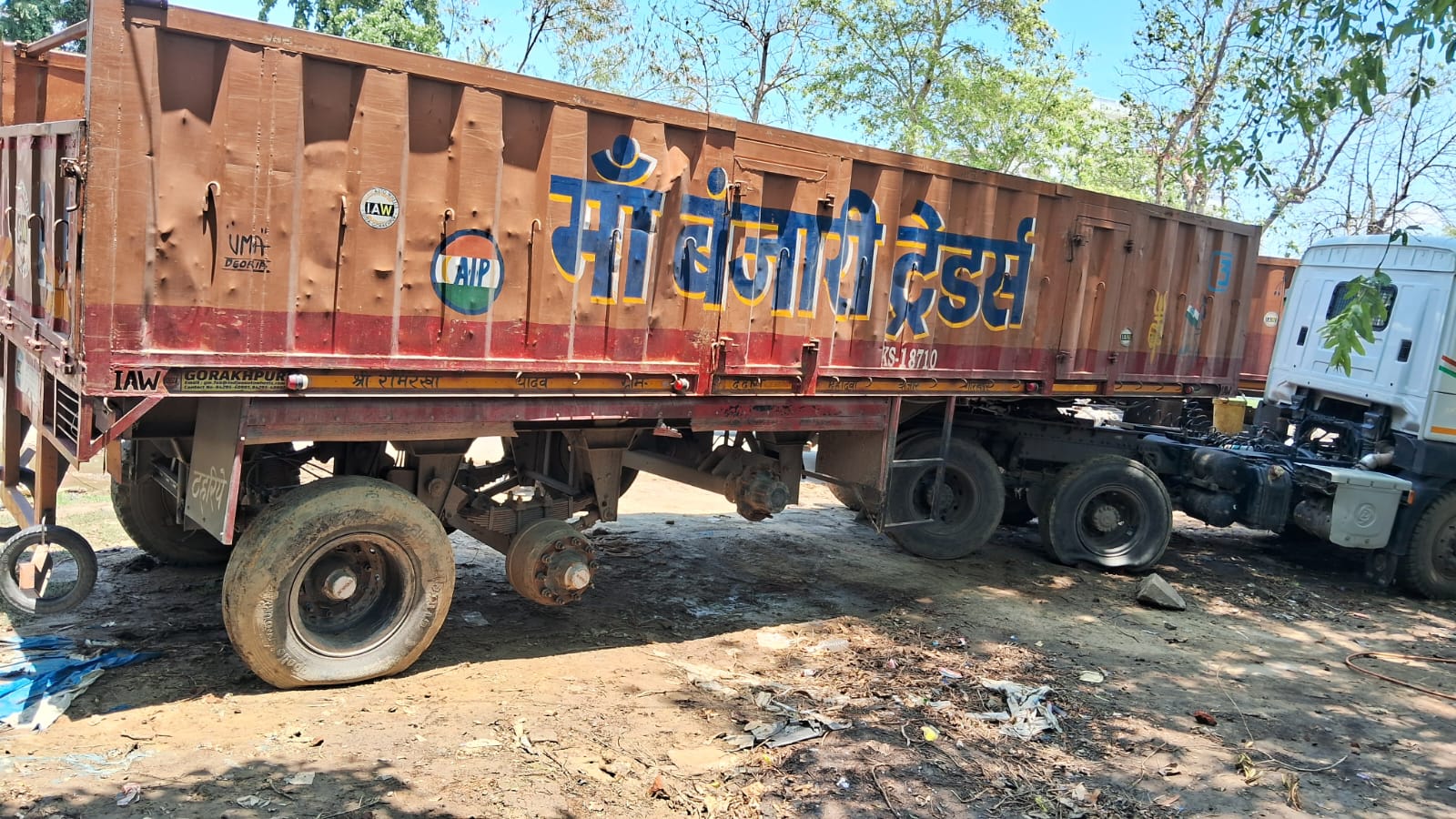 2023 Ashok Leyland AVTR 5525 6x4 Tractor Trailer 2 years for sale in PURVANCHAL RECOVERY YARD Gorakhpur — photo 3