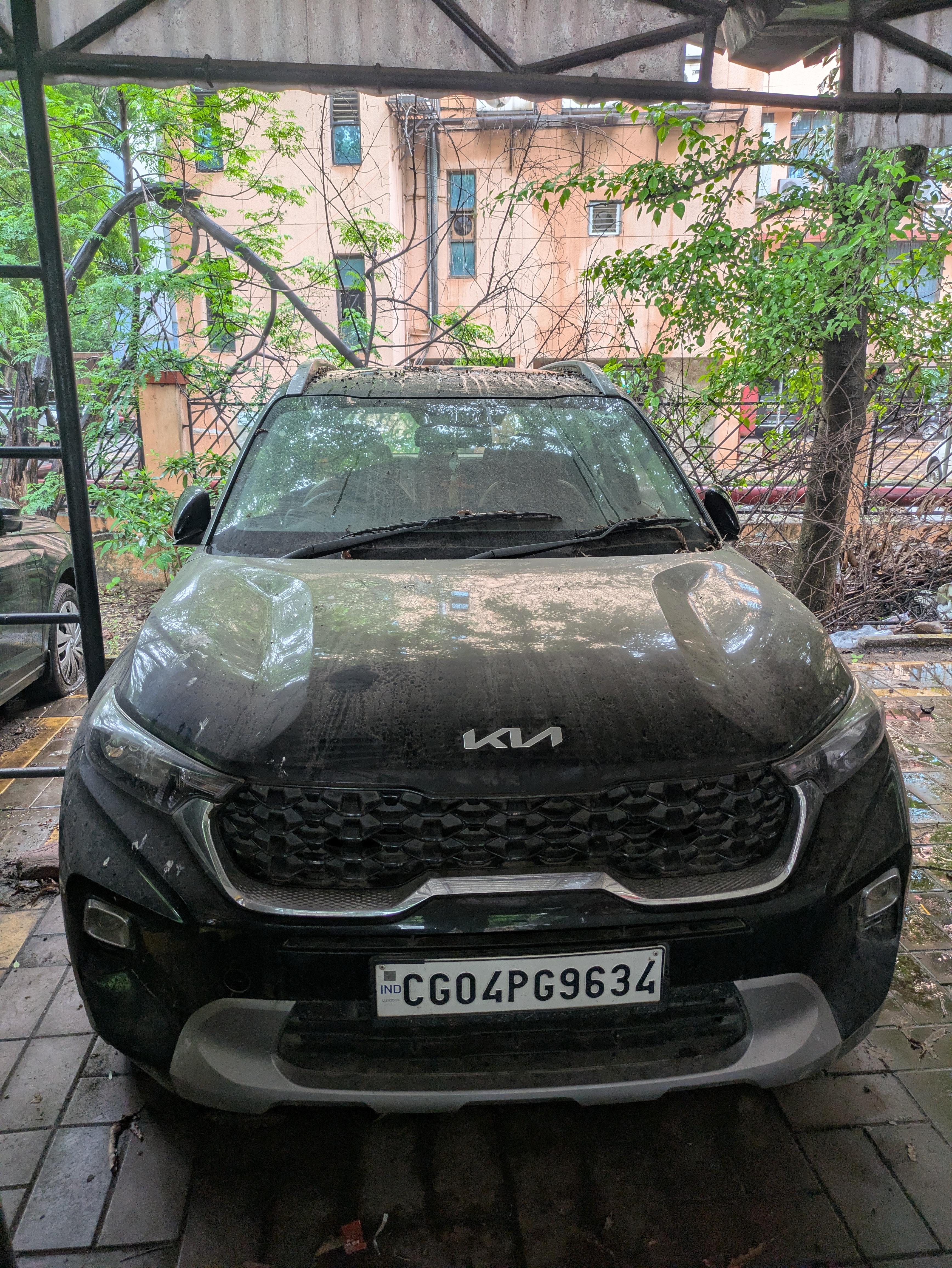 2024 Kia Sonet HTK Plus Compact SUV 2 years for sale in Regional office Bank of Baroda Raipur — photo 1