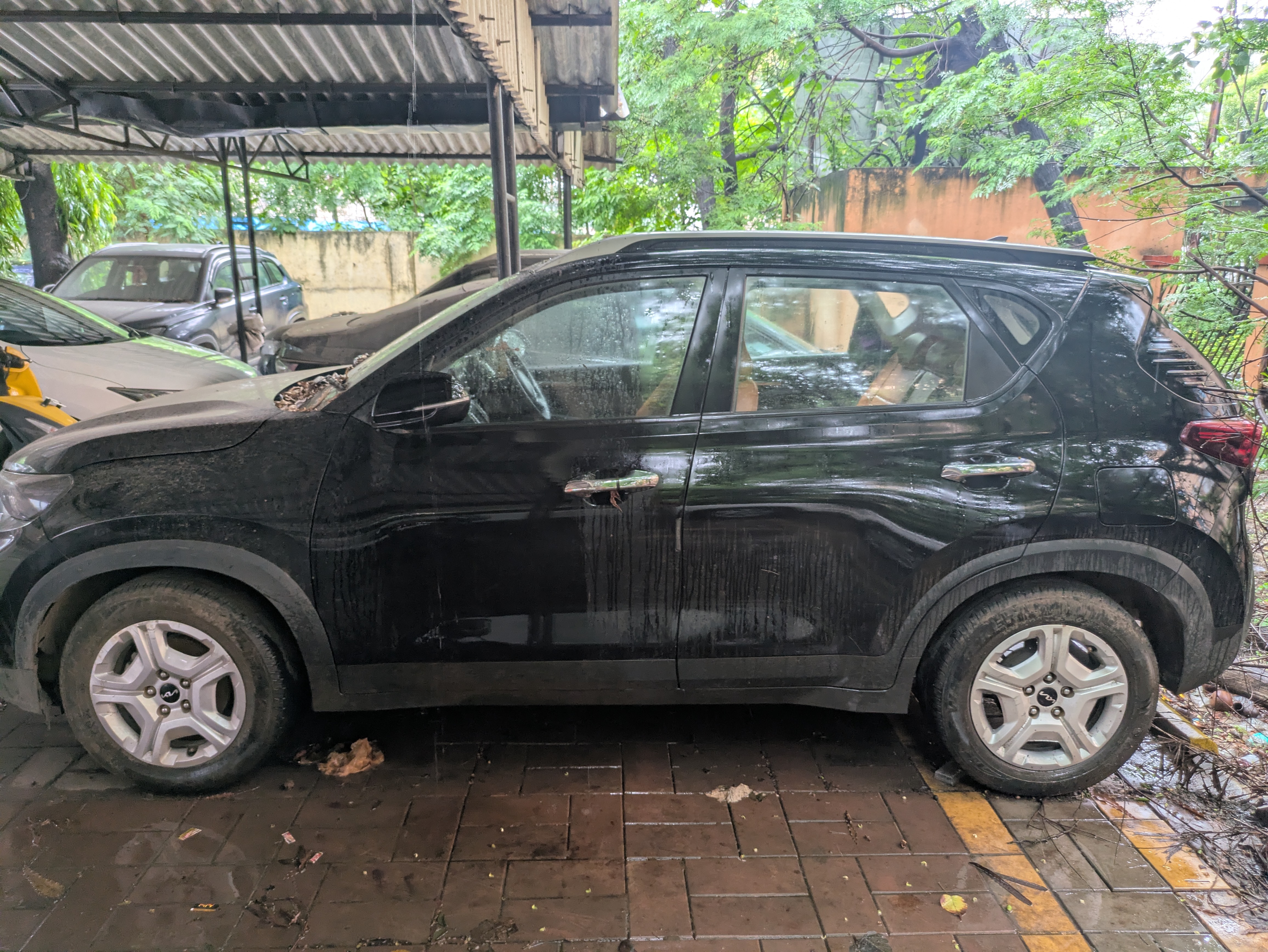 2024 Kia Sonet HTK Plus Compact SUV 2 years for sale in Regional office Bank of Baroda Raipur — photo 2