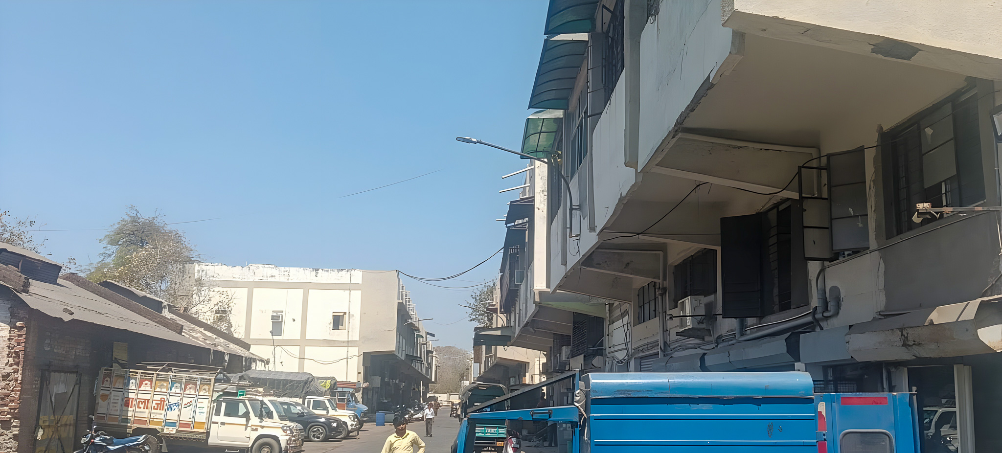 39.31 square meter Shops for sale in MADHAVPURA MARKET DARIYAPUR KAZIPUR AHMEDABAD Ahmedabad — photo 4