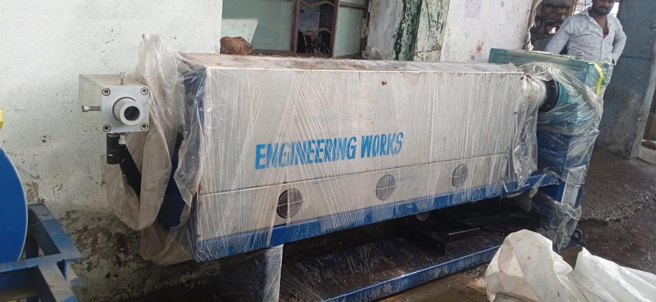 THREE MACHINERIES 1. Extruder with two Taka with panel Sagar Engineering Works 2. Laying Machine with Panal Sagar Engineering Works 3. Armoring Machine Sagar Engineering Works for sale in NAGPUR Nagpur — photo 2