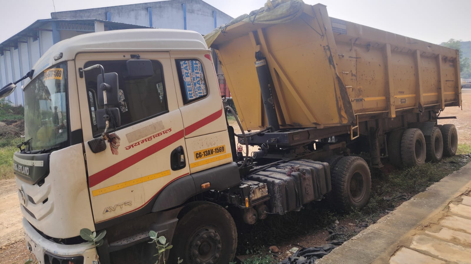 TRUCK for sale in KUDEKELA Jindal Industrial Park — photo 2