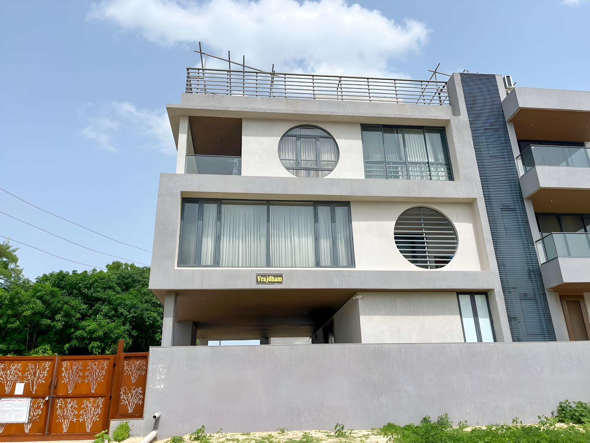 280 square meter Individual House for sale in Godhra Godhra — photo 1