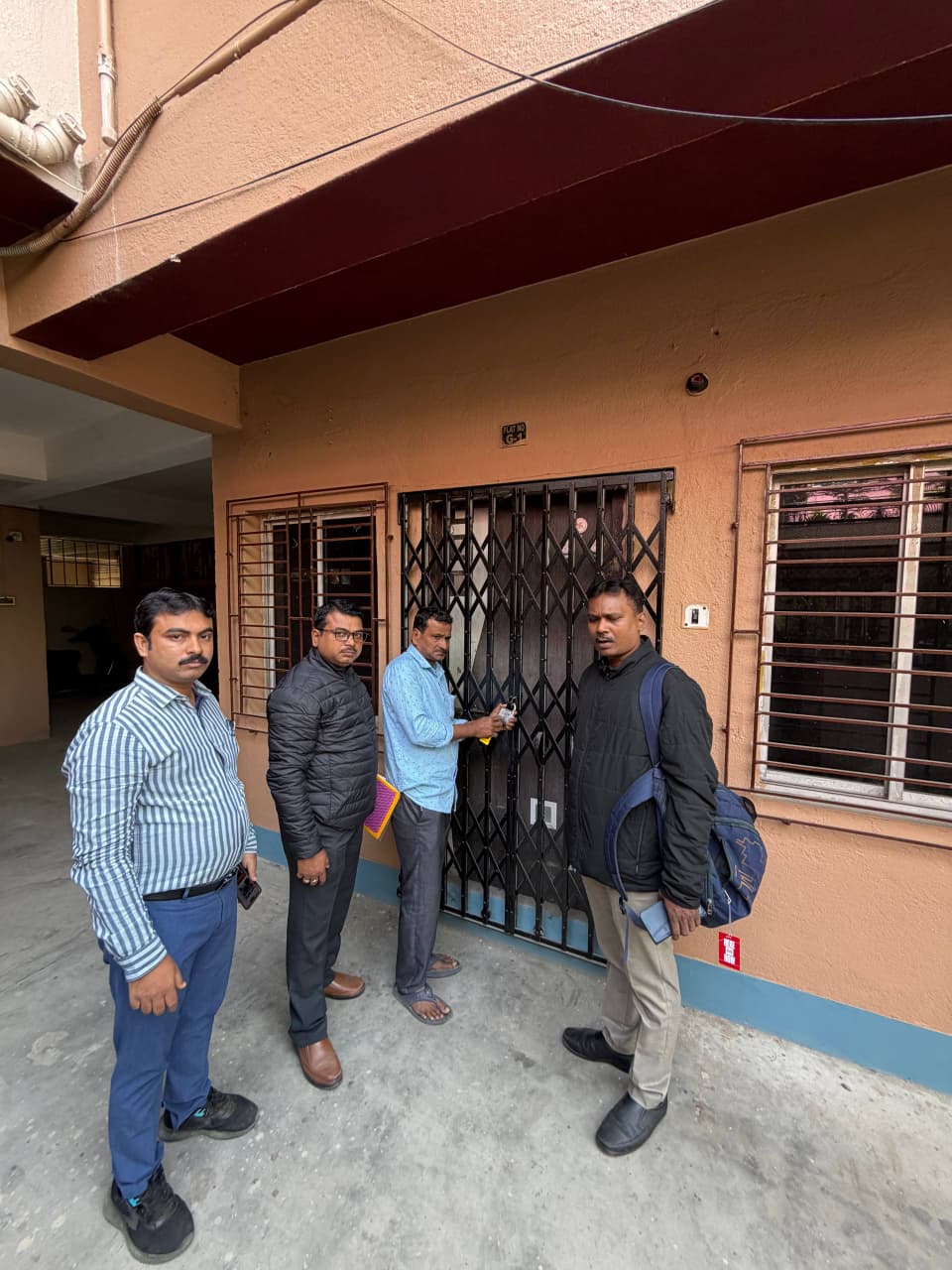 884 square feet Flat for sale in Mahiari — photo 2