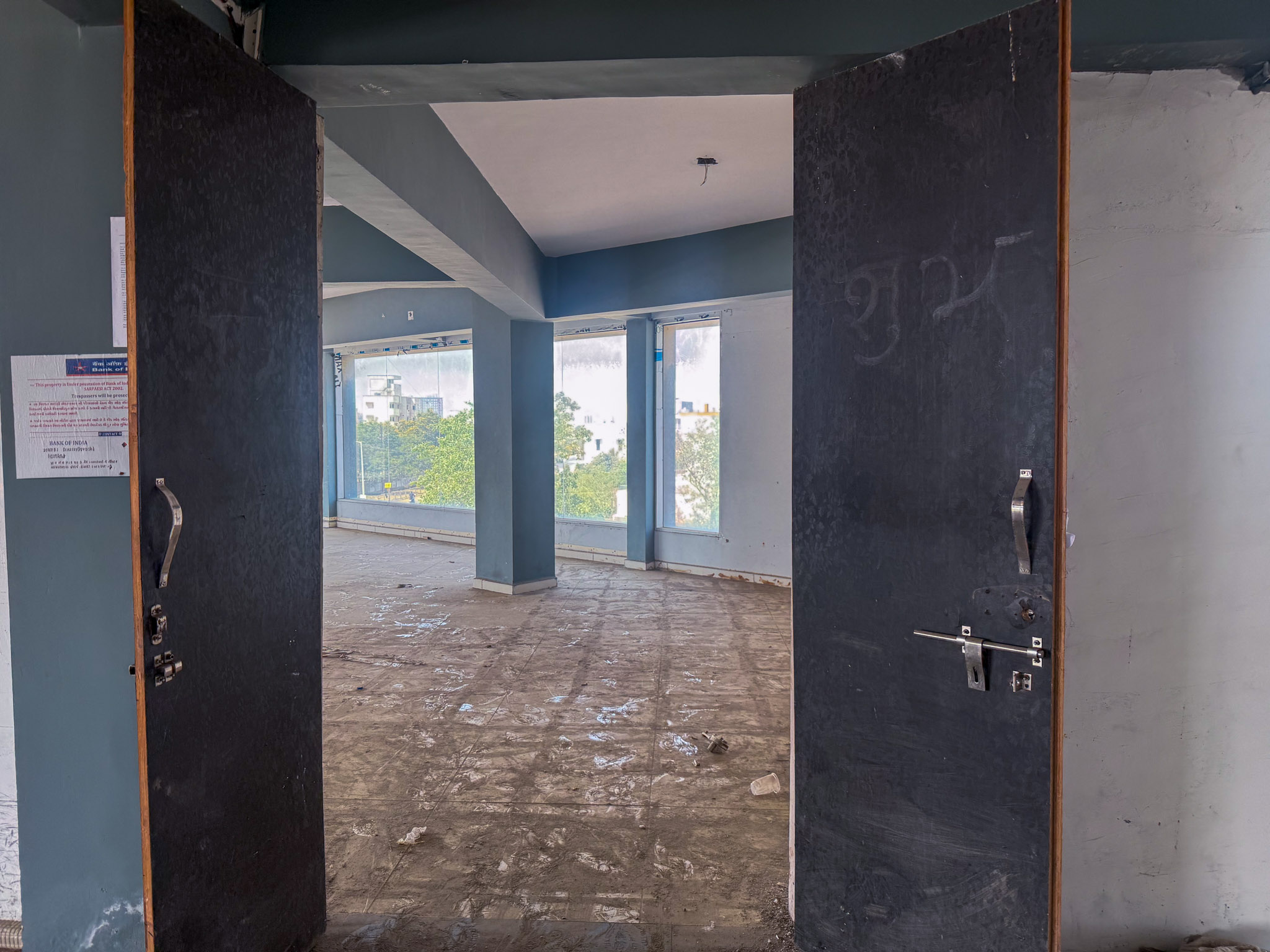 116.13 square meter Shops for sale in Platinum Plaza 2nd floor Shop no.S-5 Opp Lions International Academy Kosmadi Ankleshwar — photo 1