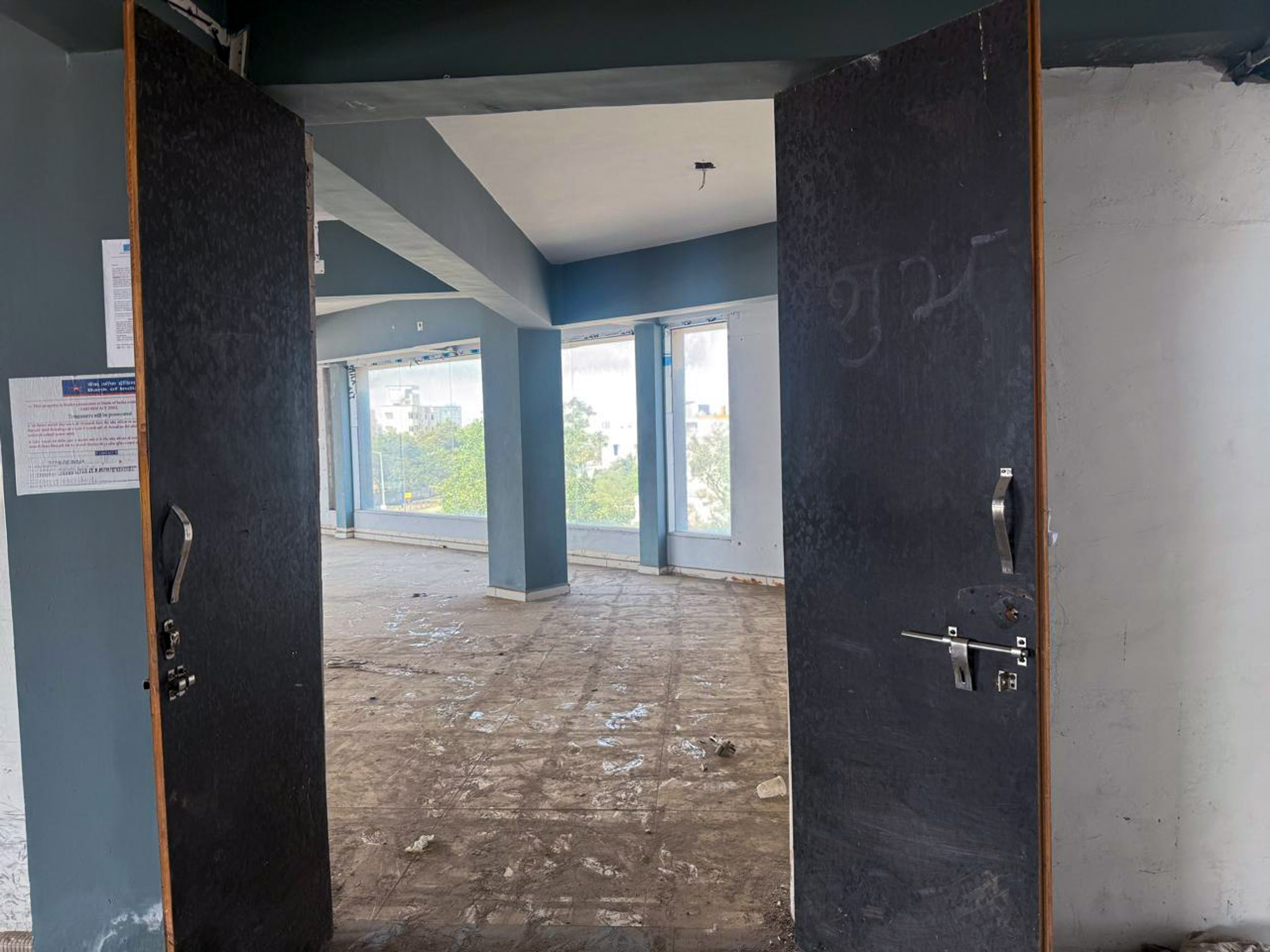 116.13 square meter Shops for sale in Platinum Plaza 2nd floor Shop no.S-5 Opp Lions International Academy Kosmadi Ankleshwar — photo 8