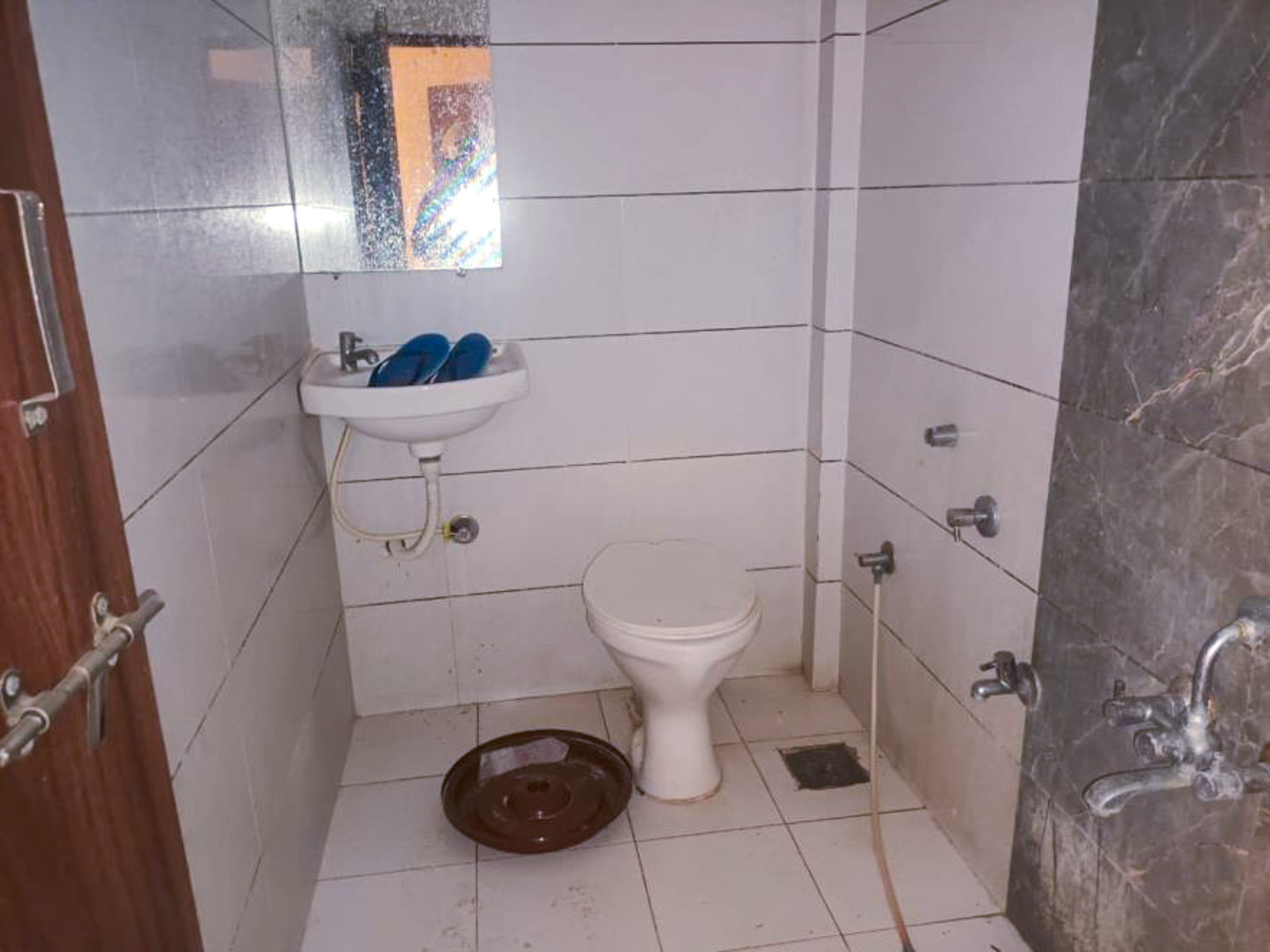 668 square feet Flat for sale in VADODARA Vadodara — photo 8