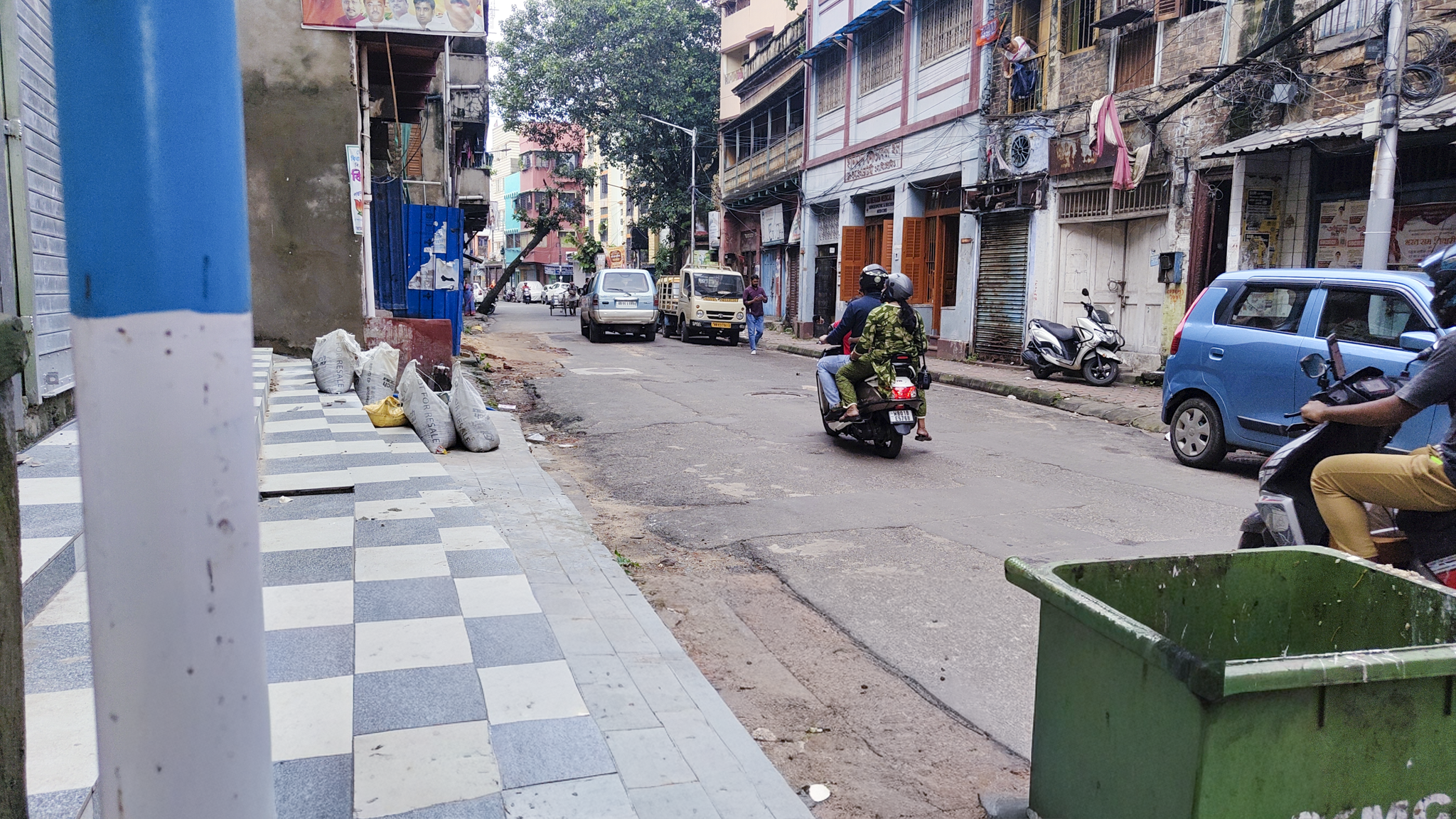 900 square feet Flat for sale in Kolkata — photo 2