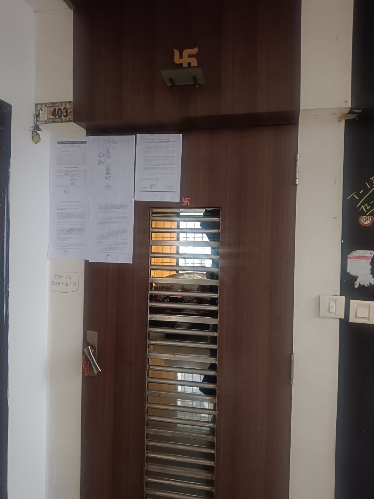 985 square feet Flat for sale in Surat — photo 1