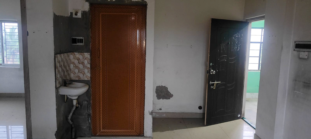 573 square feet Flat for sale in KOLKATA Raigachhi — photo 1