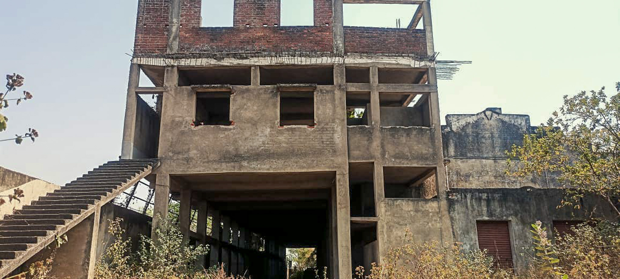 Industrial Plot with Factory Building for sale in Suri — photo 9