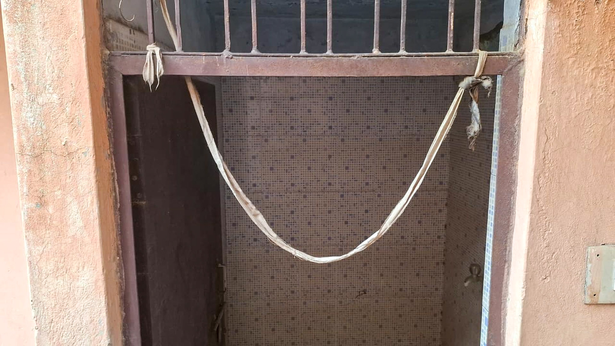 30 square meter Individual House for sale in Jankipuram Lucknow — photo 2