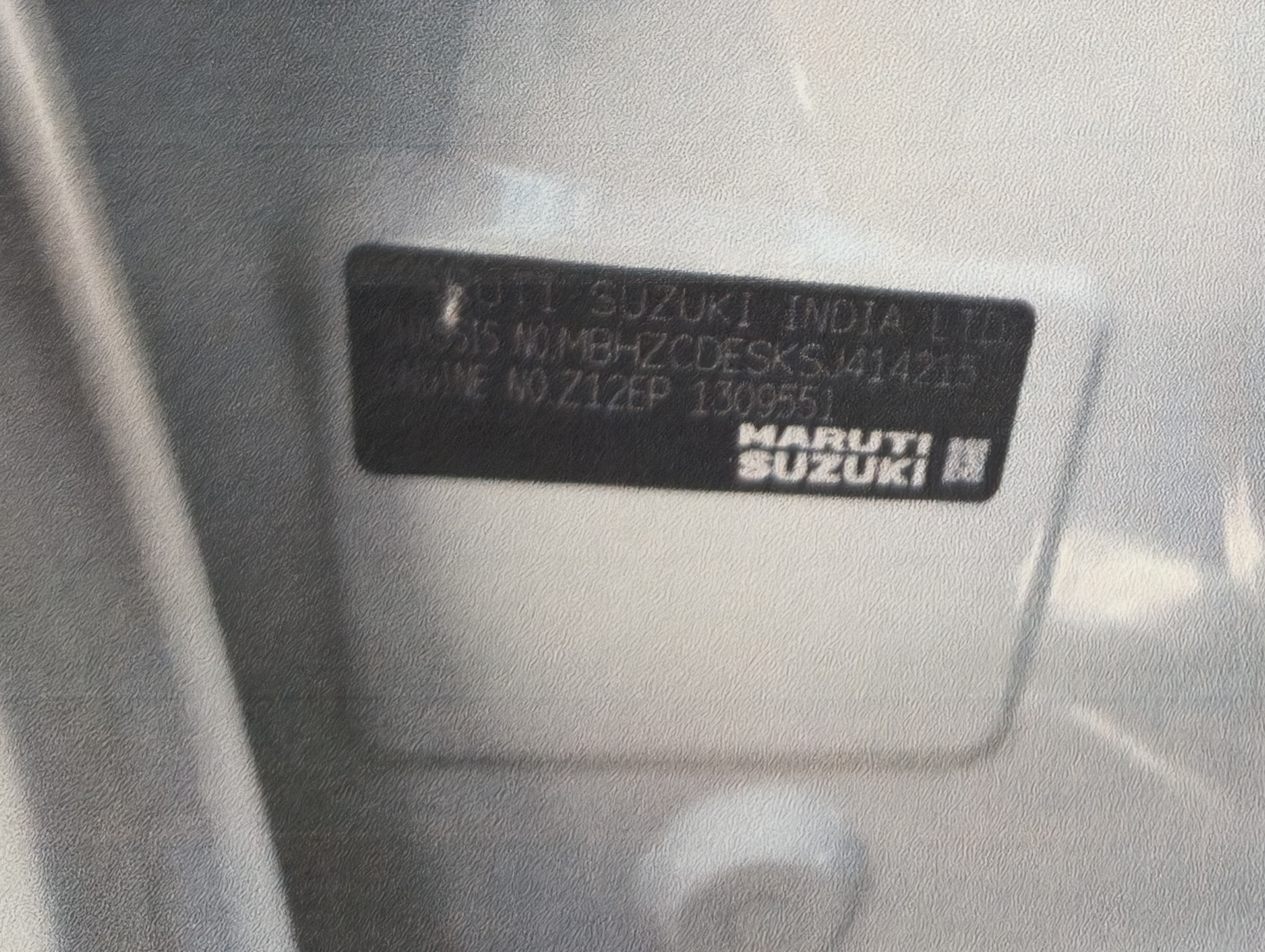 2025 Maruti Suzuki Swift LXi Hatchback 5477 km 1 year for sale in ROYAL ASSOCIATES BANGALORE Bengaluru — photo 4