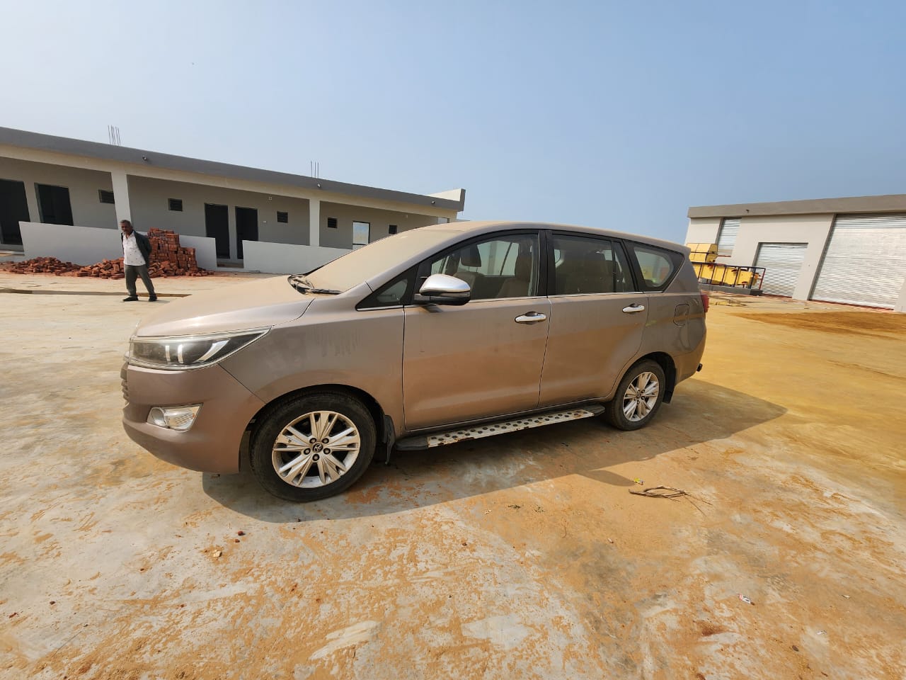 TOYOTA INNOVA CRYSTA 2.8 Z GJ02CL2695  ENGINE NO: IGDA140287 CHASIS NO: MBJAA3EM800777372 for sale in AT GADHVI' S  WAREHOUSING CORPORATION ,MIROLI ROAD ,VILLAGE PIRANA,AHAMEDABAD Bareja — photo 1