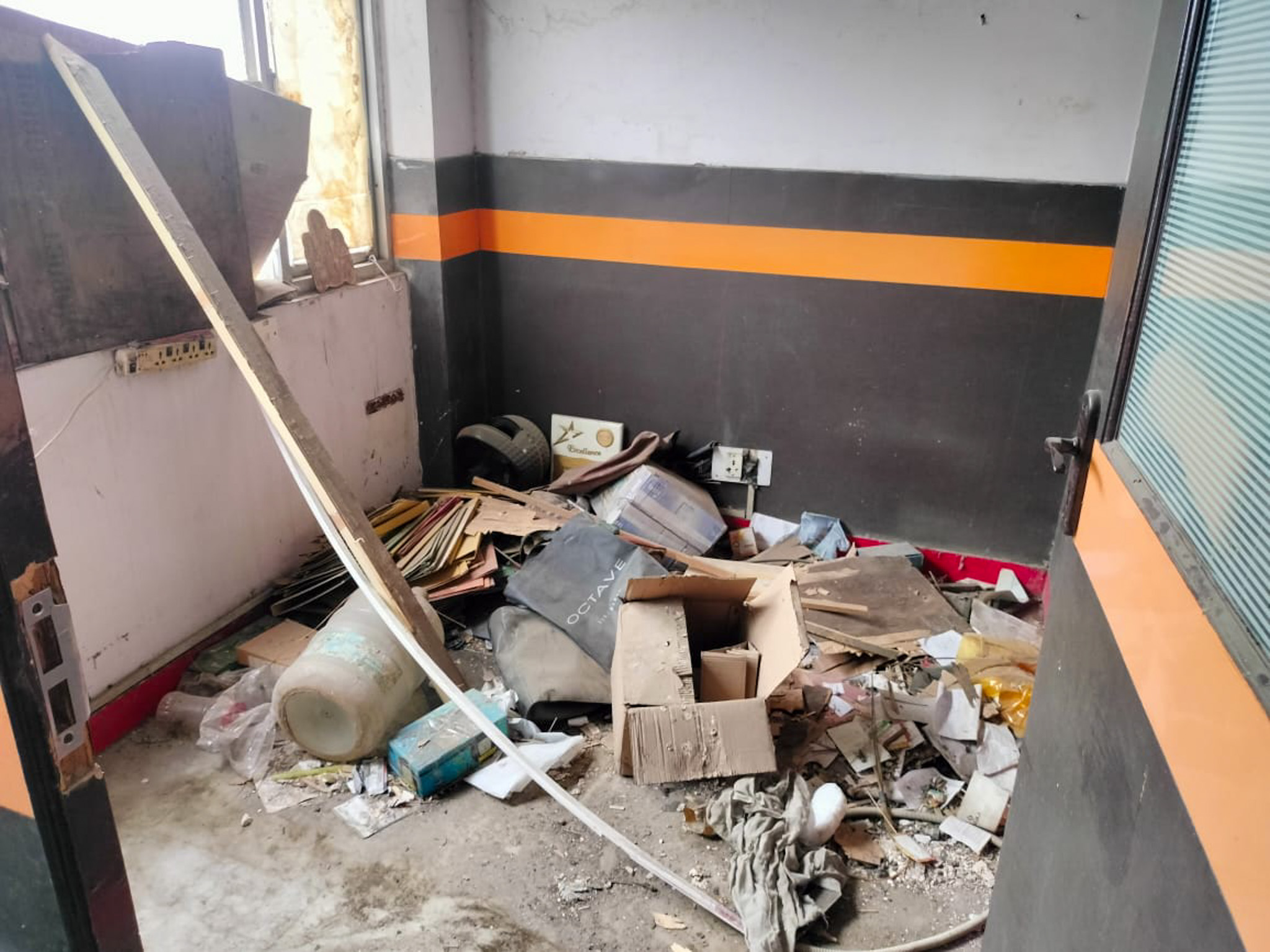 790 square feet Shops for sale in SECTOR-4 VAISHALI Ghaziabad — photo 3
